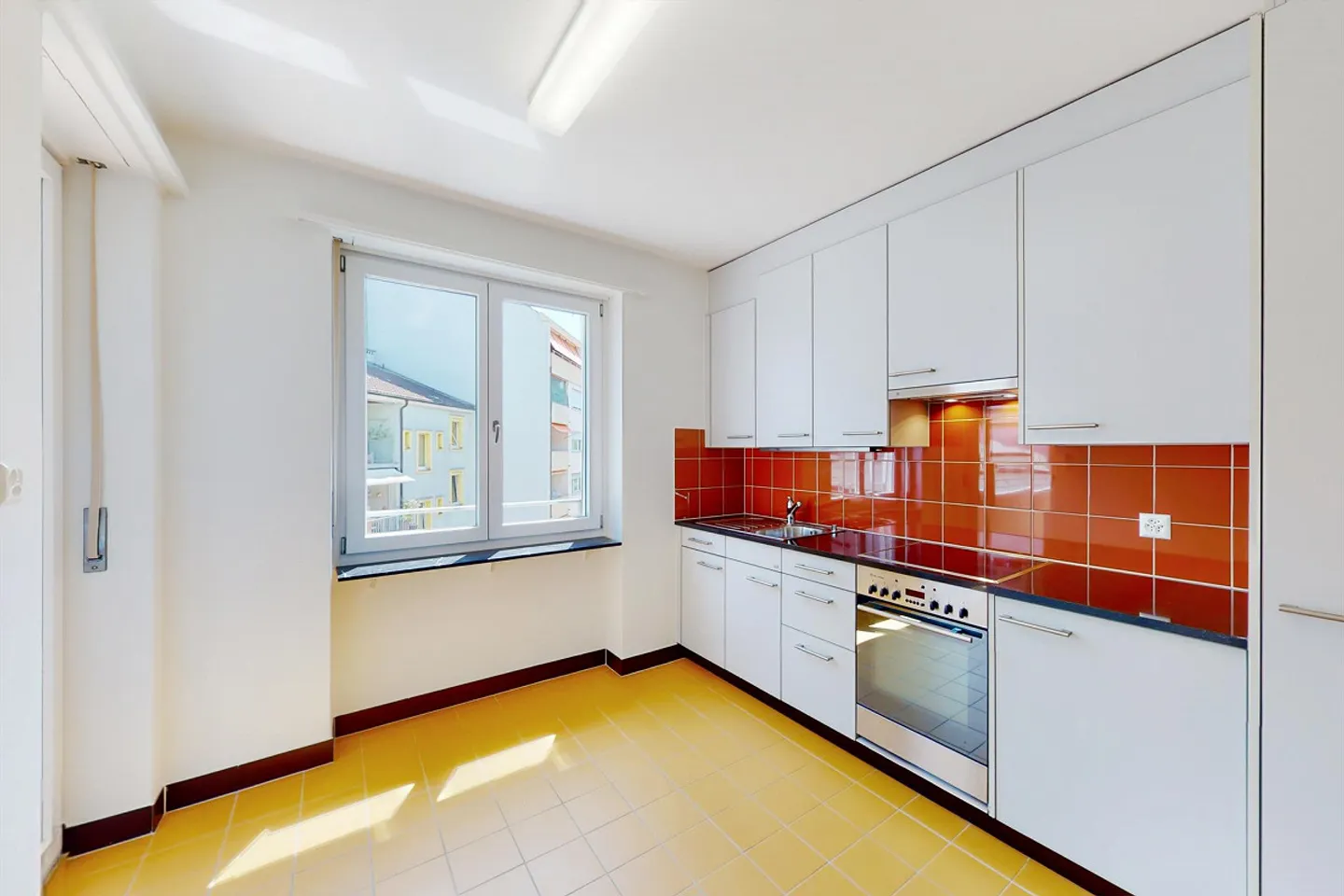 Apartment for rent - Photo 2 of 4