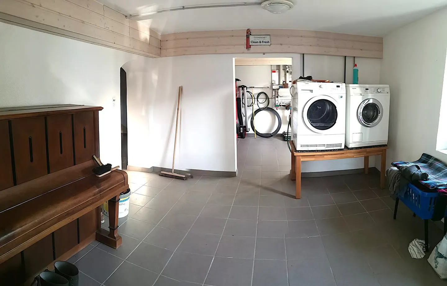Belle maison individuelle ou plurifamiliale avec garage, places de parking, terrasses, jardin - Photo 9 sur 45
