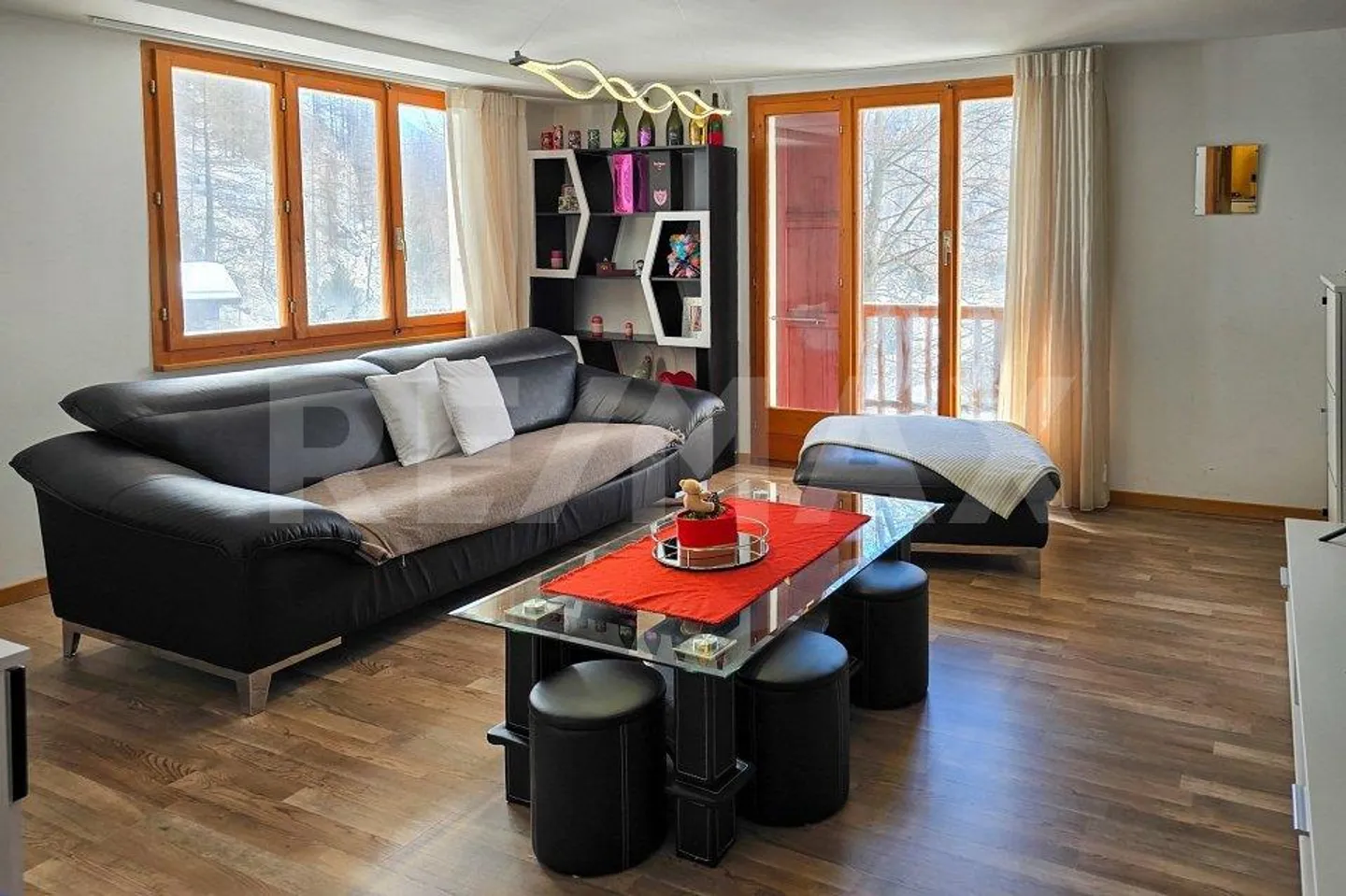 Maison multifamiliale avec 3 grands appartements, espaces de vie supplémentaires... - Photo 3 sur 13