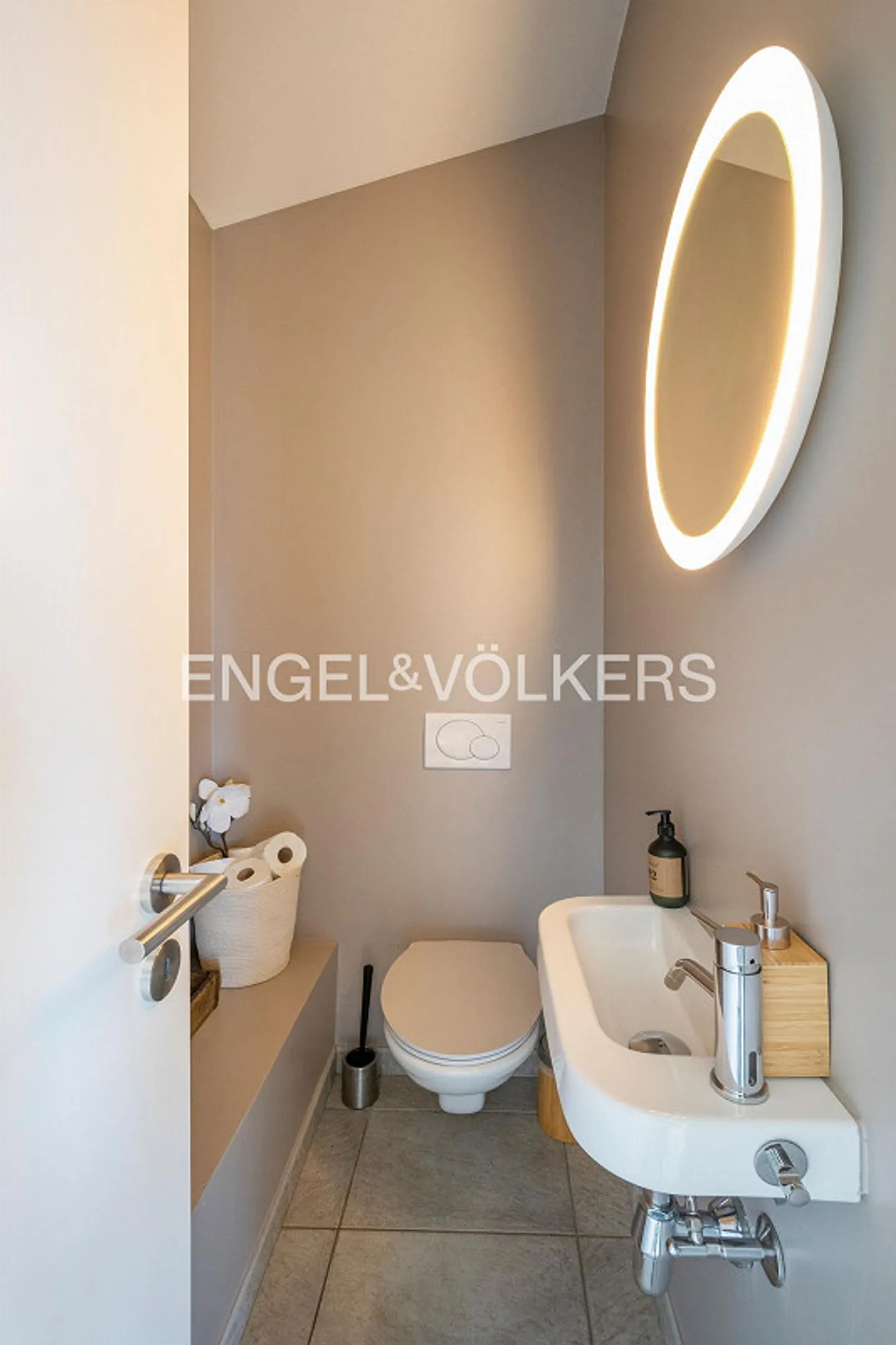 Charmante Villa mit Seeblick - Foto 12 von 13