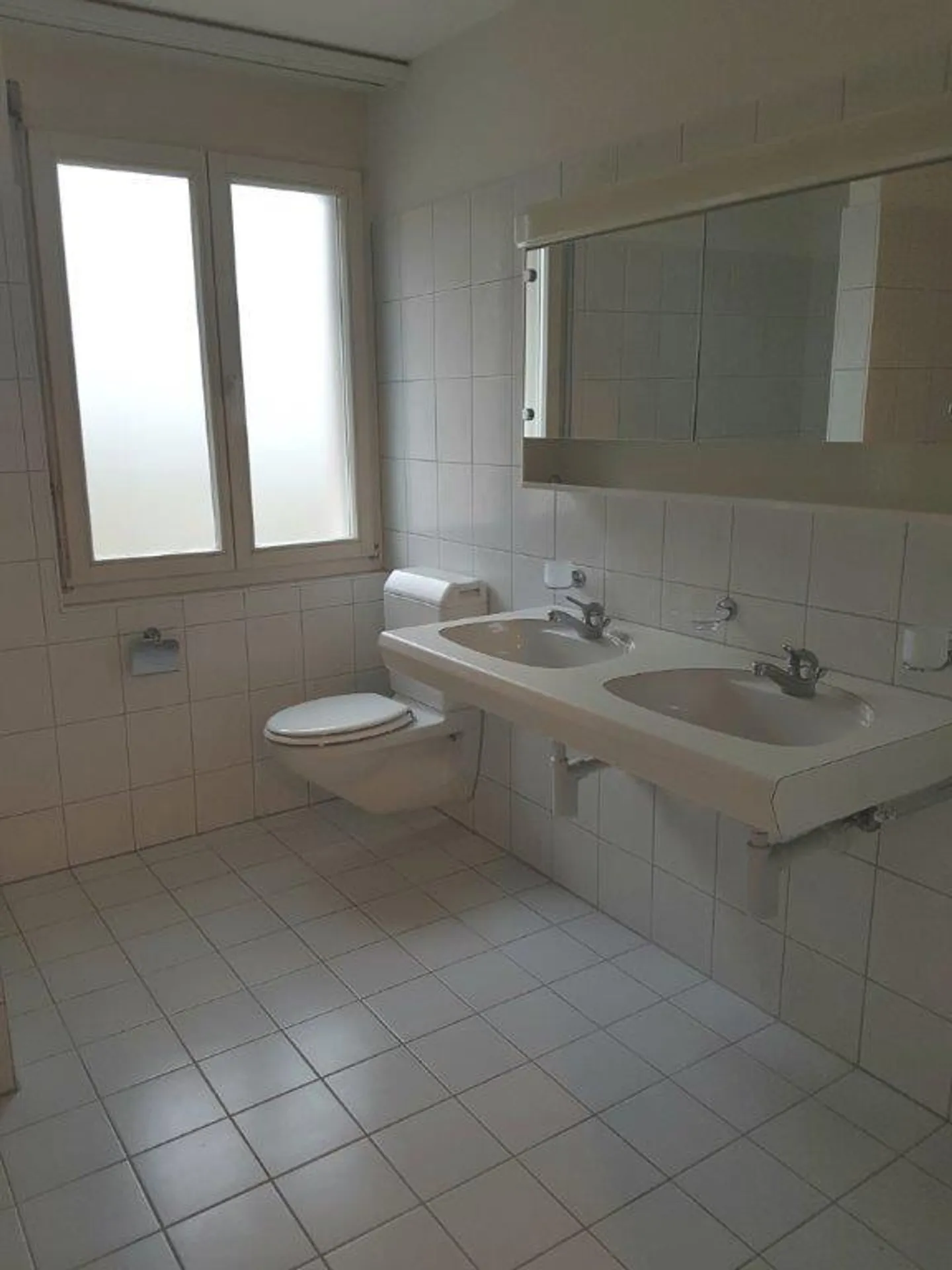 Appartement Moderne dans un Endroit Calme - Photo 6 sur 7
