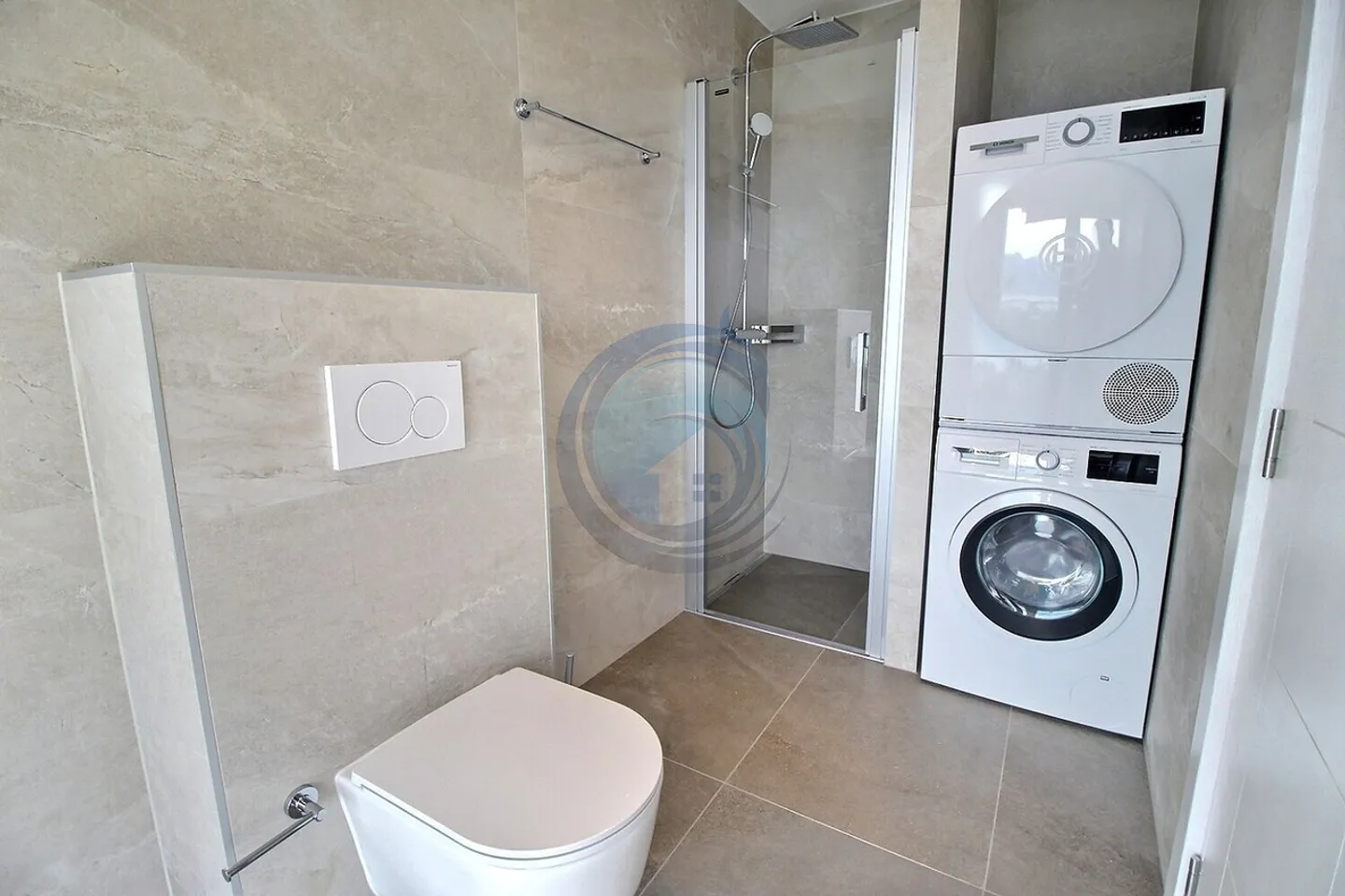 Nouvel appartement de 4,5 pièces avec vue panoramique sur le lac - Photo 8 sur 19