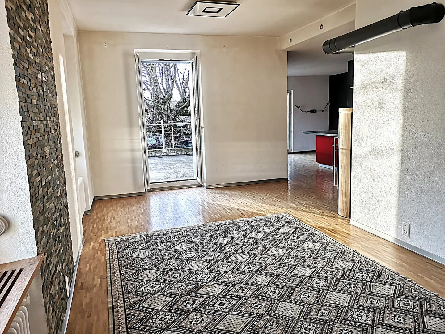 Belle maison individuelle ou plurifamiliale avec garage, places de parking, terrasses, jardin - Photo 20 sur 45