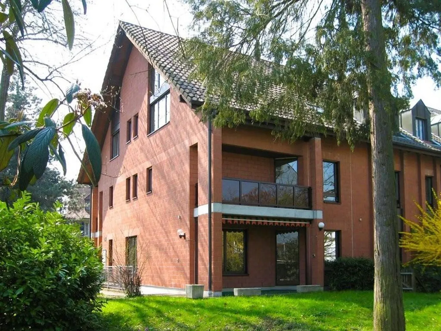 Vivere modernamente in un'area verde ben curata a Riehen - Foto 1 di 1