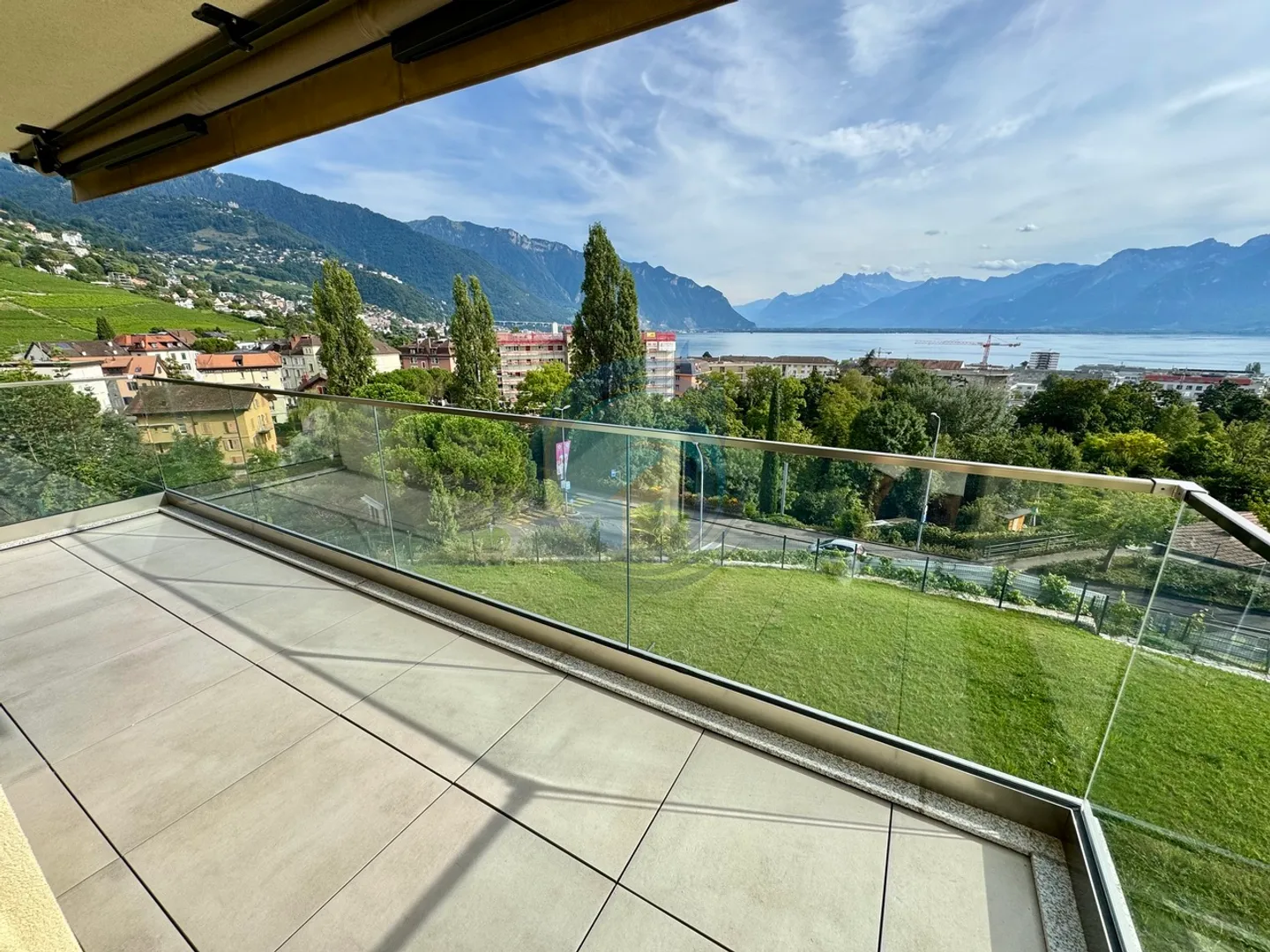 Nouvel appartement de 4,5 pièces avec vue panoramique sur le lac - Photo 16 sur 19