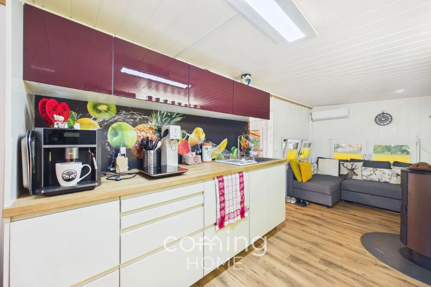 Modern Mobile Home with Garden - Photo 3 of 13