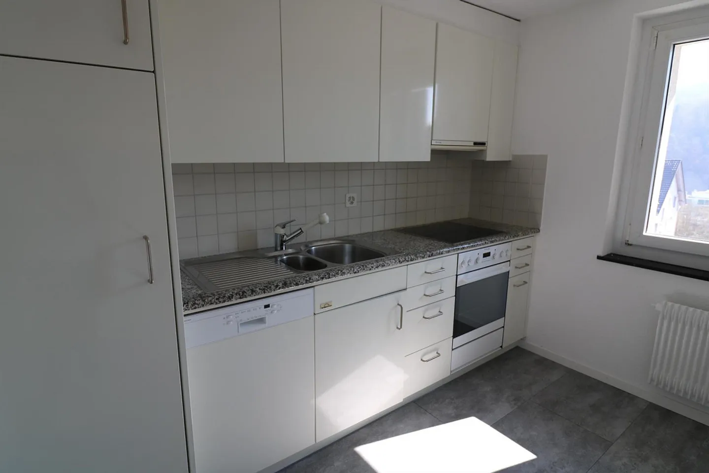 Charmante Wohnung mit Balkon - Foto 2 von 7