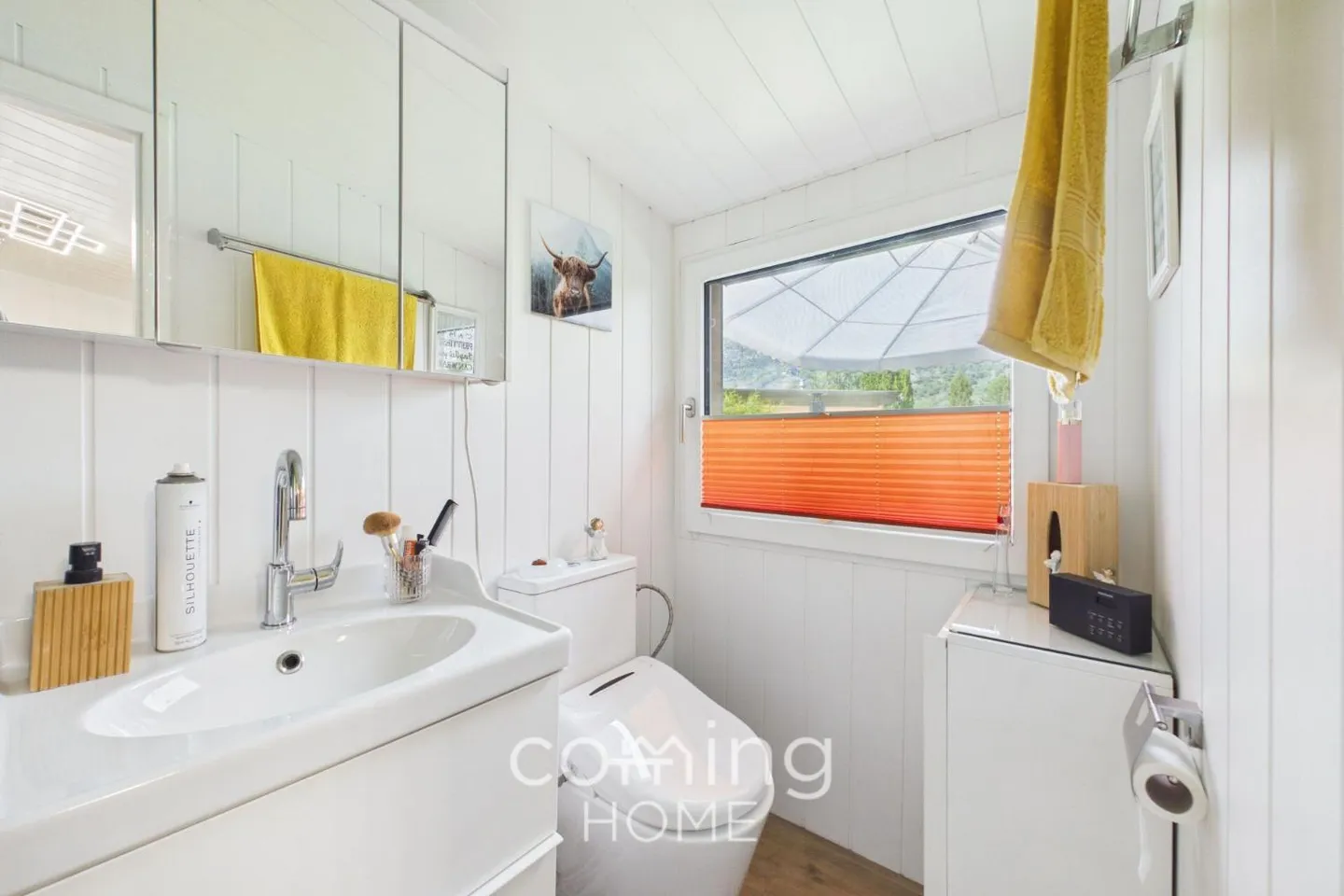 Modern Mobile Home with Garden - Photo 8 of 13