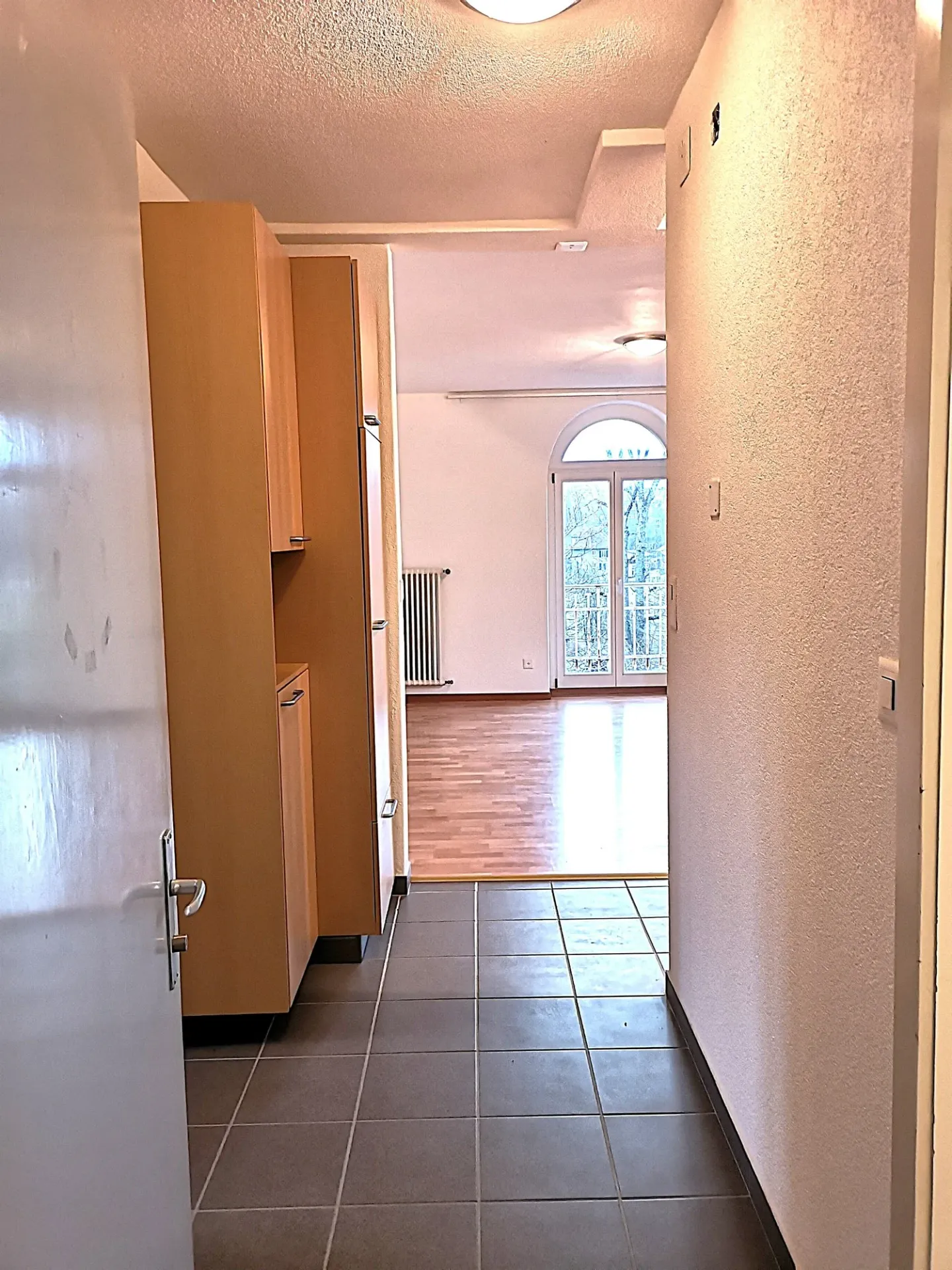 Belle maison individuelle ou plurifamiliale avec garage, places de parking, terrasses, jardin - Photo 40 sur 45