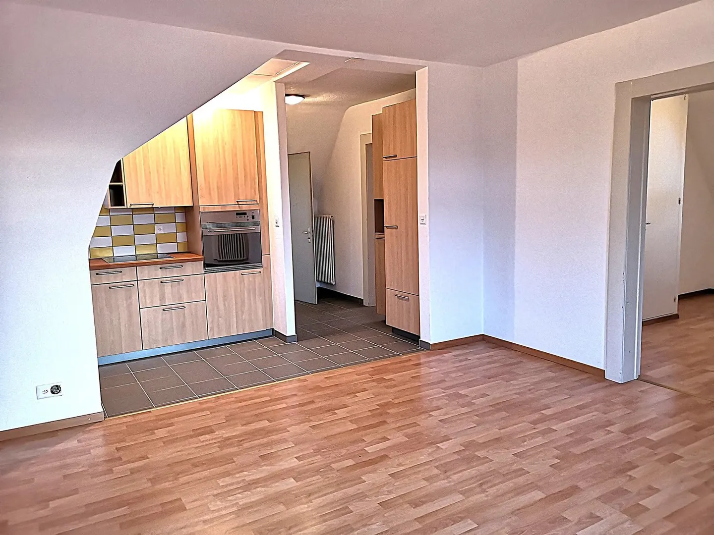 Belle maison individuelle ou plurifamiliale avec garage, places de parking, terrasses, jardin - Photo 42 sur 45