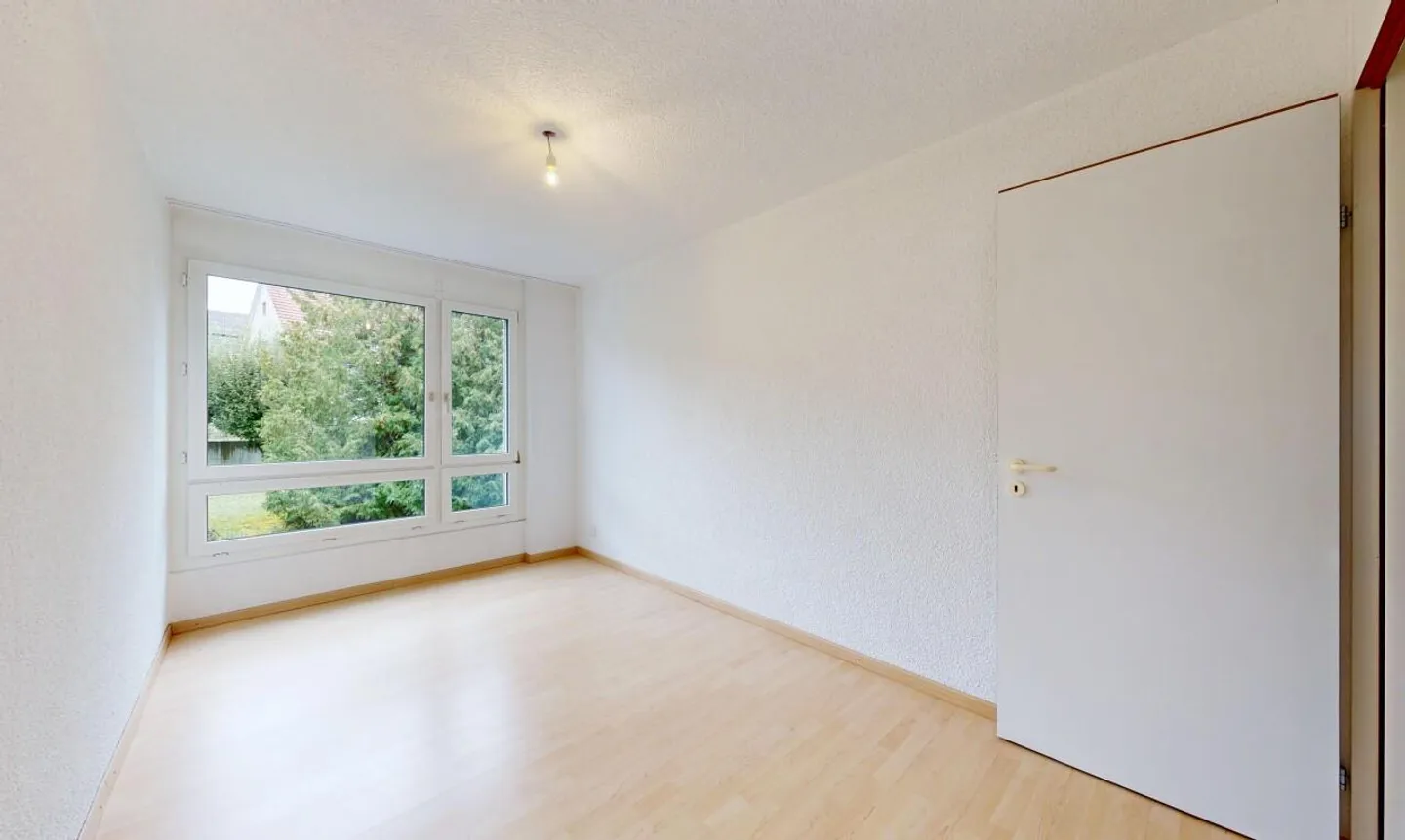 Light-flooded 4.5-room apartment in Oberglatt - Photo 8 of 11