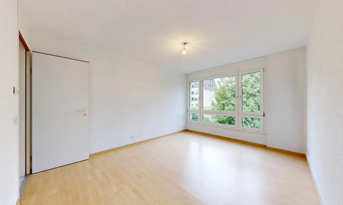 Light-flooded 4.5-room apartment in Oberglatt - Photo 10 of 11