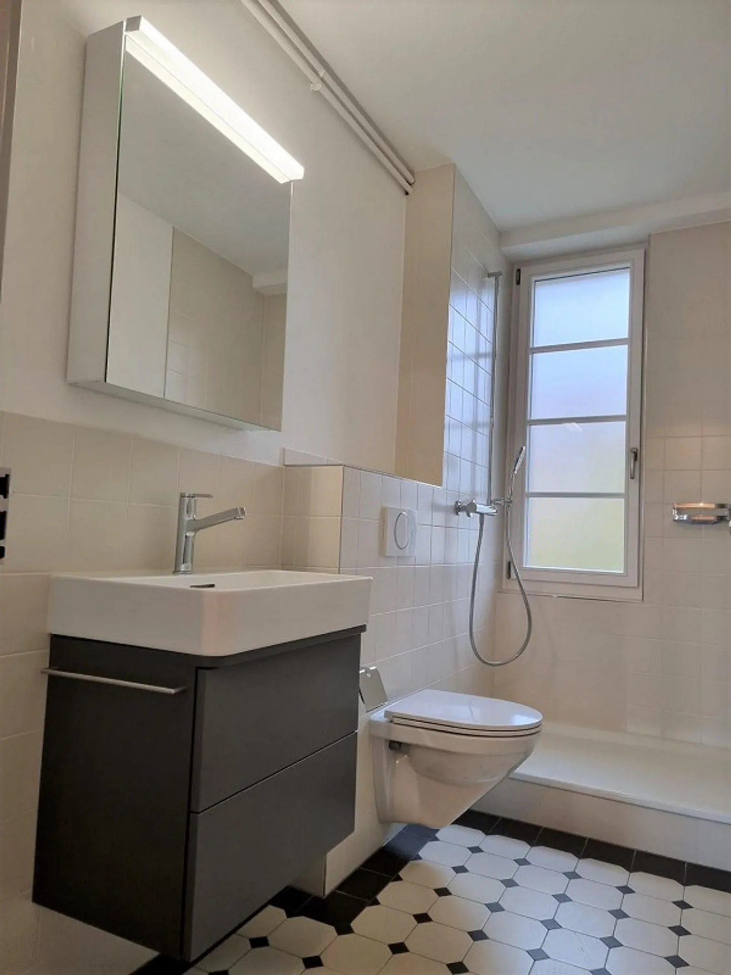 Into the new living happiness - Photo 5 of 8