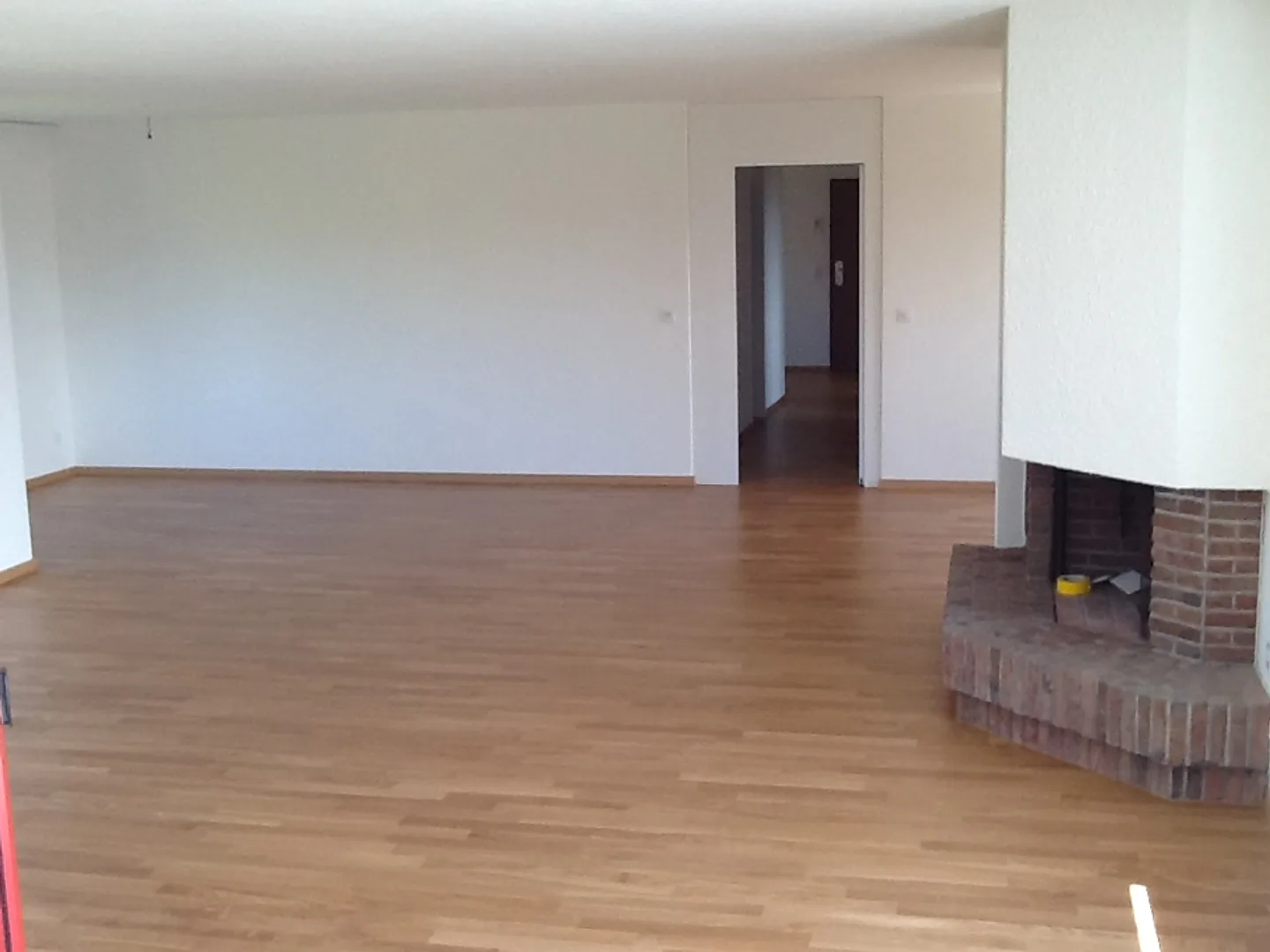 Grosszügige Wohnung mit Terrasse - Foto 2 von 7