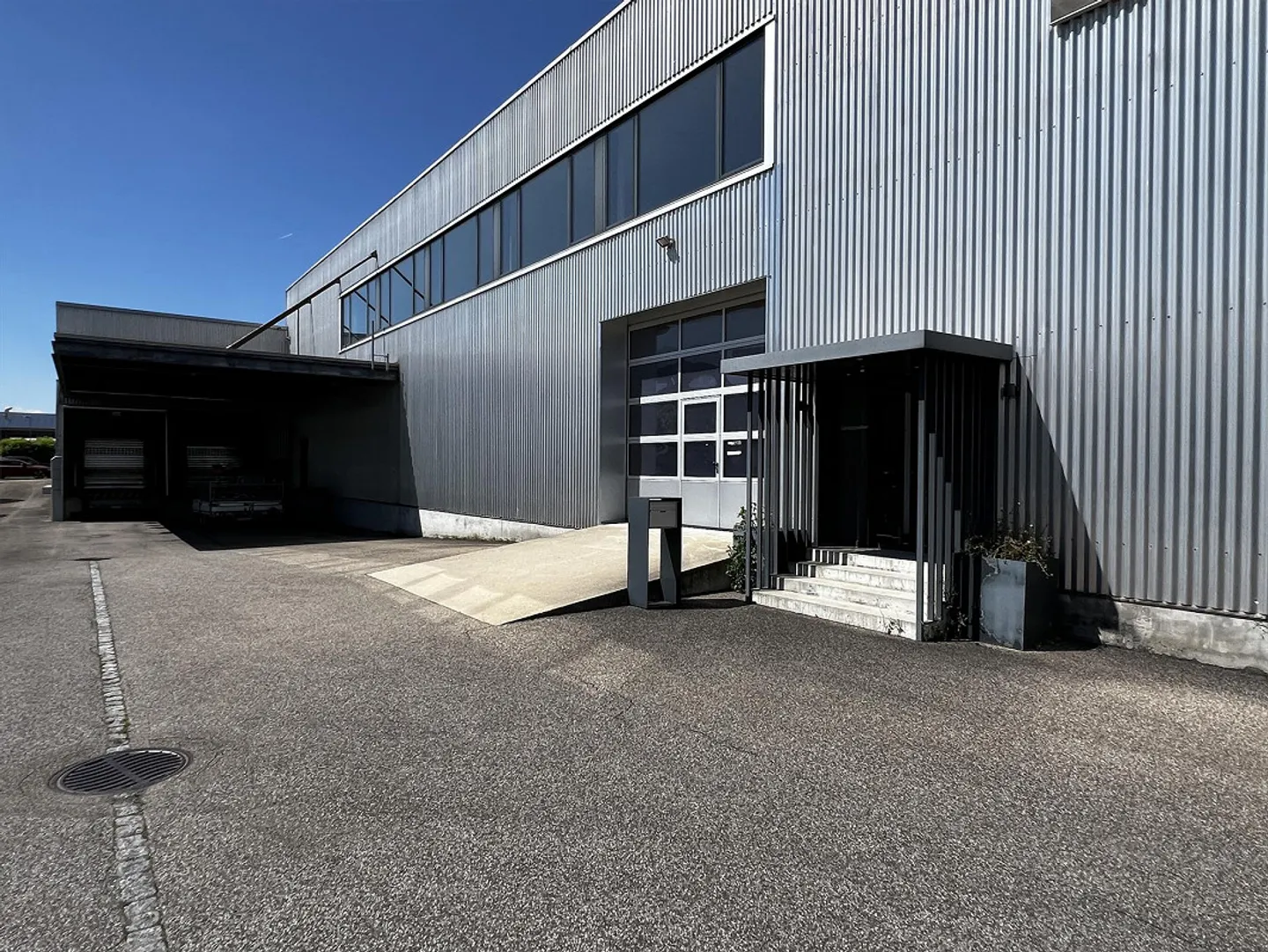 Spacious Commercial/Office and Storage Space - Photo 2 of 24