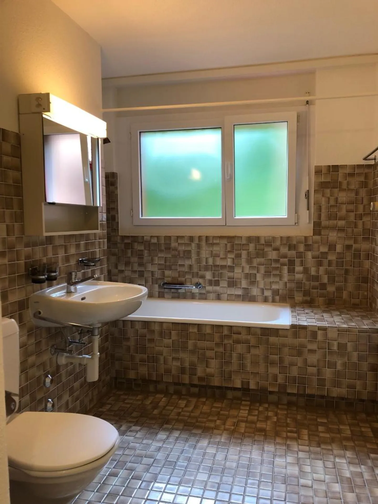 Grosszügige Wohnung mit Terrasse - Foto 4 von 7
