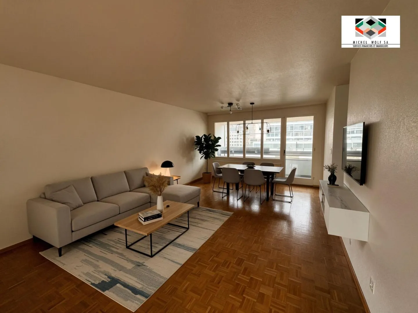 Appartement spacieux à La Chaux-de-Fonds - Photo 1 sur 6