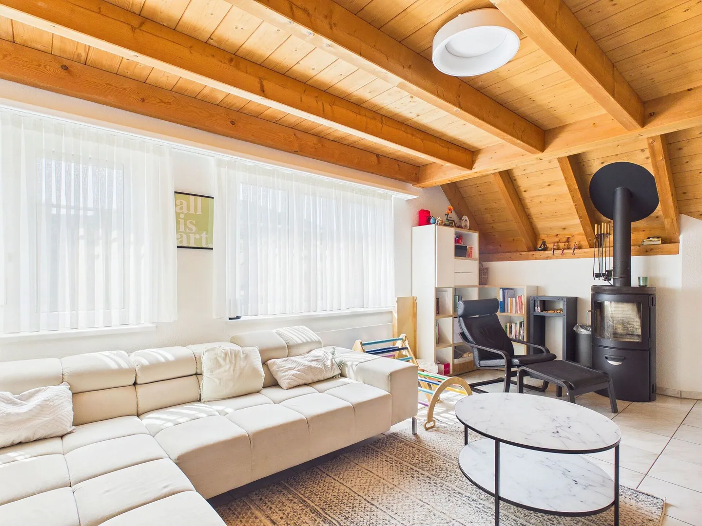 Spacious Maisonette Apartment with Balcony and Fireplace - Photo 3 of 17