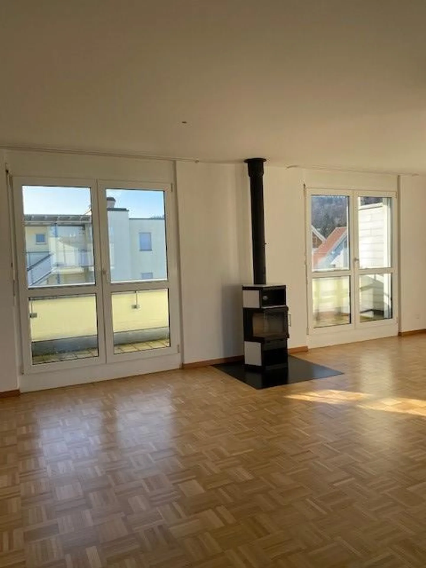 4.5 Zimmerwohnung in Oetwil am See - Foto 4 von 4