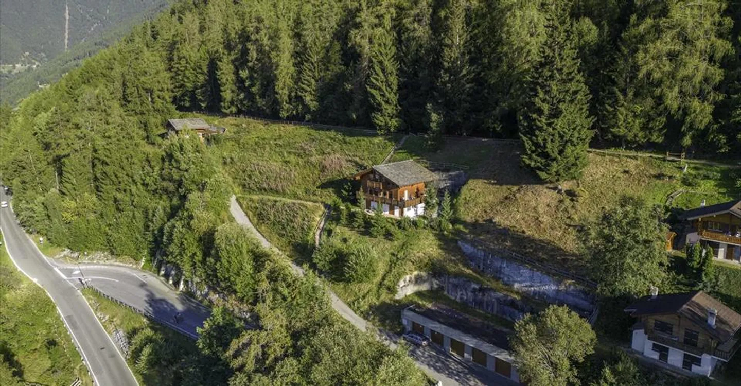 Buildable land, free of mandate next to the Bisse - Photo 2 of 14