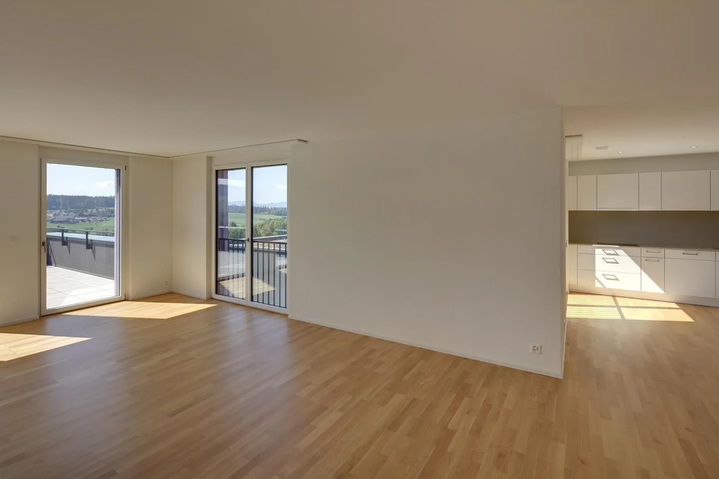 Appartement lumineux avec balcon spacieux dans le développement Ankenbüel ! - Photo 3 sur 5