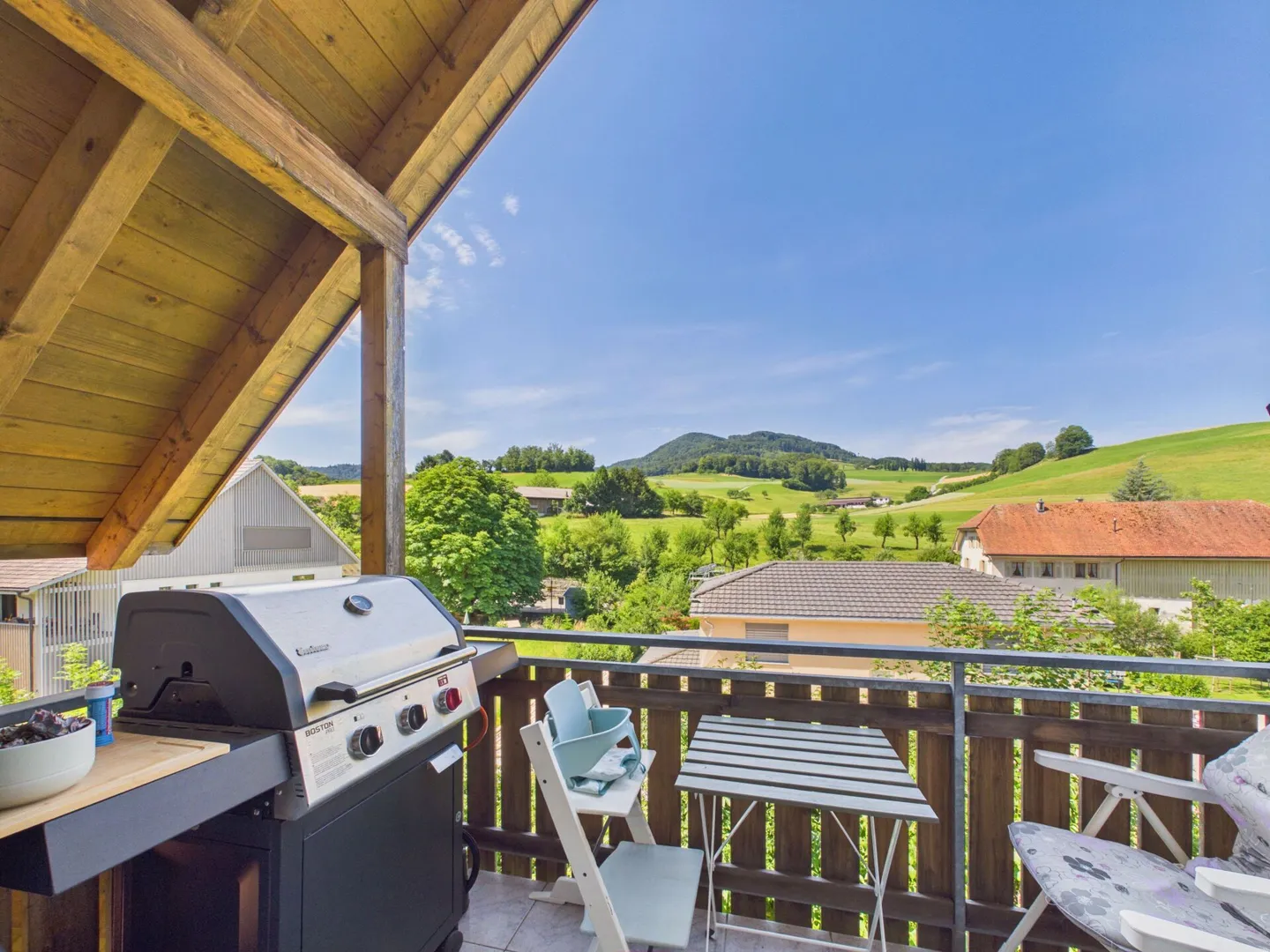 Spacious Maisonette Apartment with Balcony and Fireplace - Photo 14 of 17