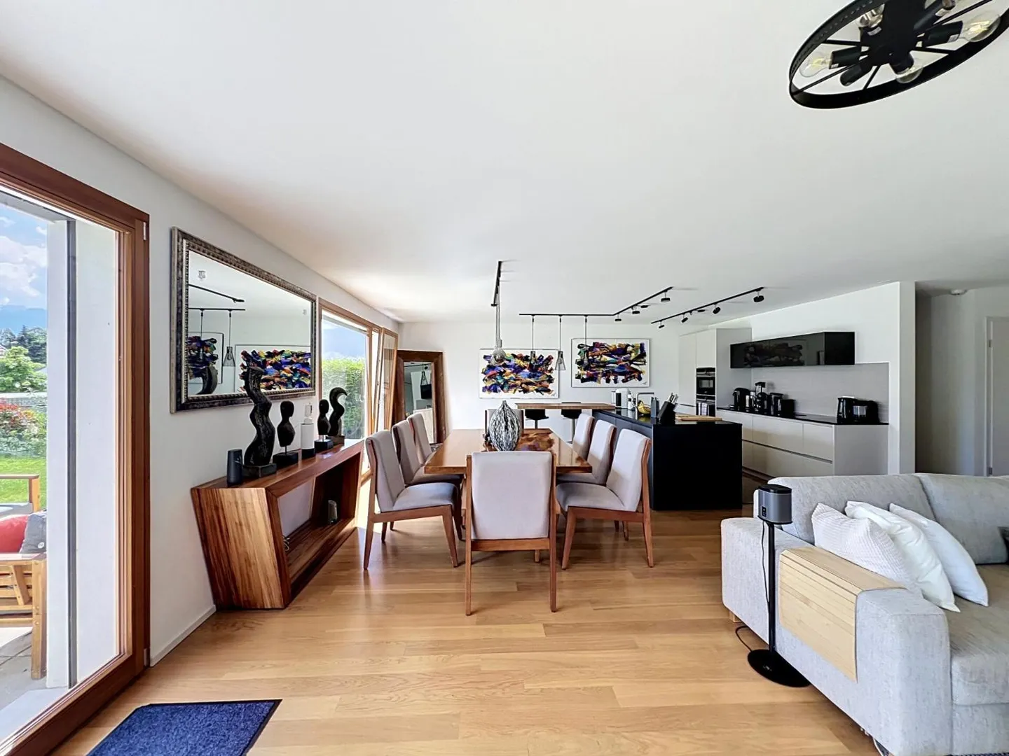 Porto della Famiglia nel Cuore di una Residenza Preferita - Foto 3 di 13