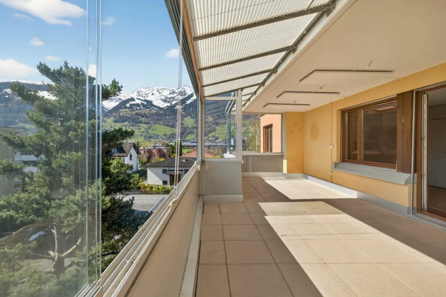 Grand potentiel, pièces lumineuses et deux terrasses - Photo 14 sur 23