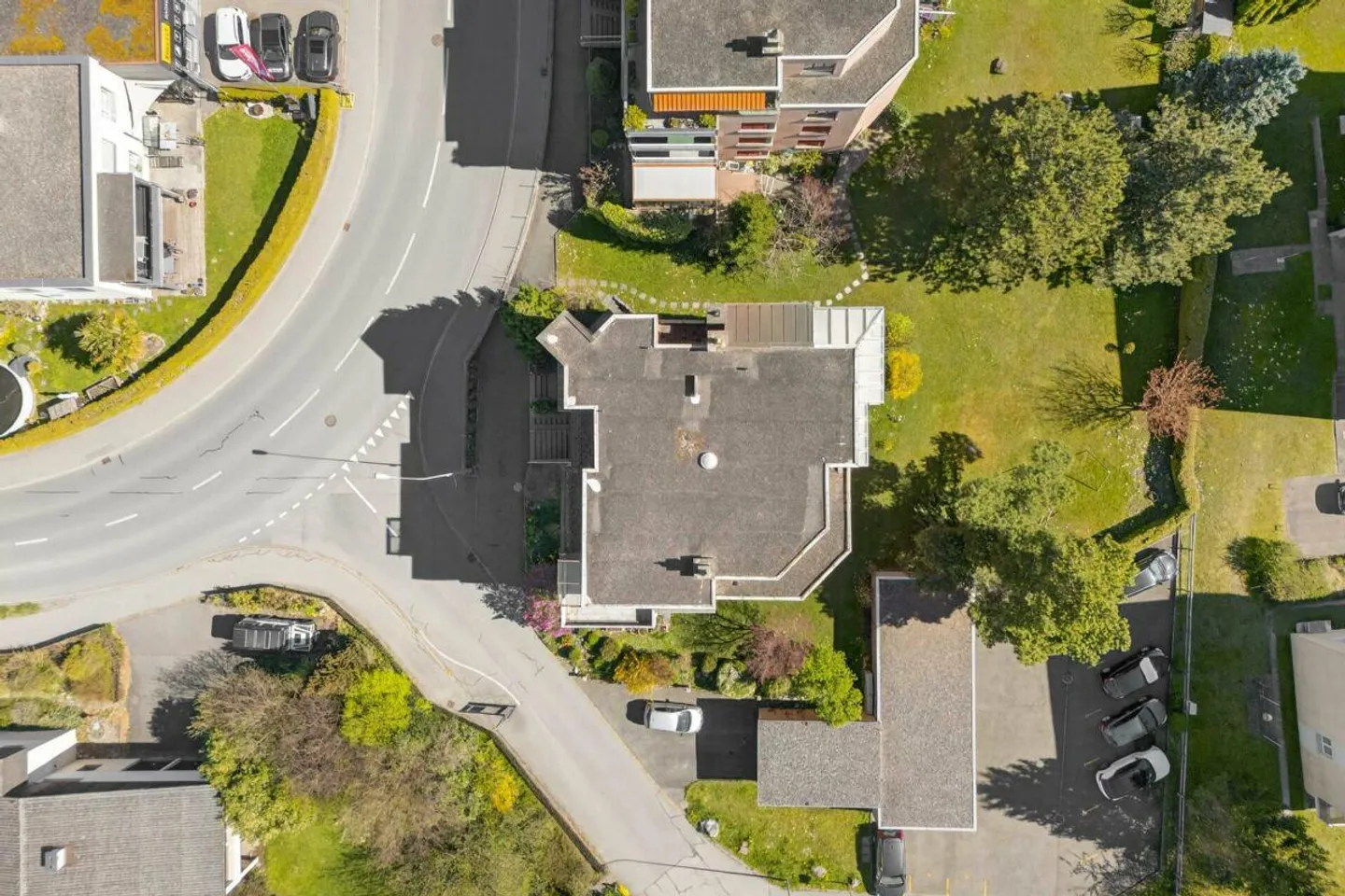 Grand potentiel, pièces lumineuses et deux terrasses - Photo 21 sur 23