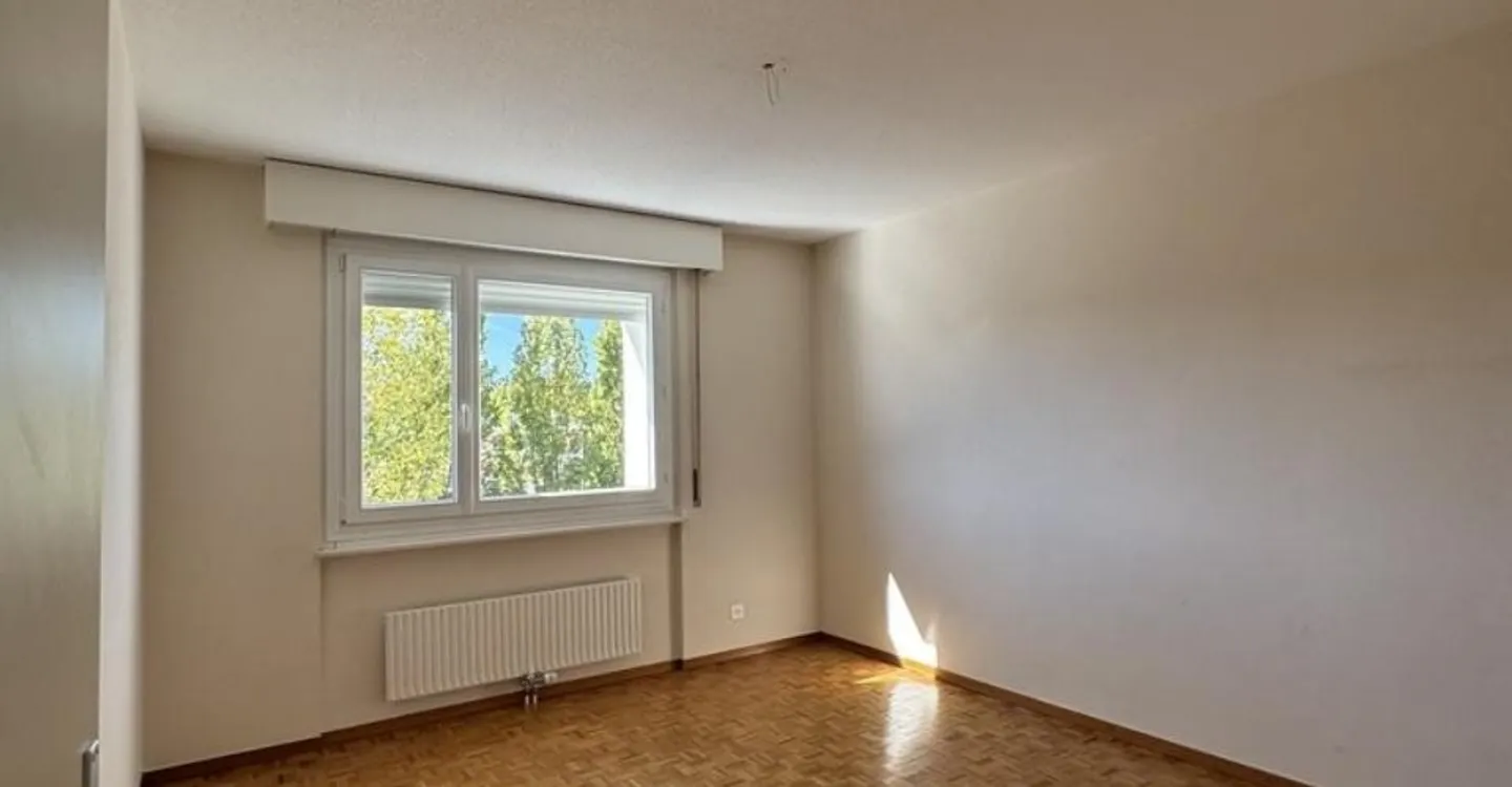 Apartment soon to be renovated for rent - Photo 3 of 7