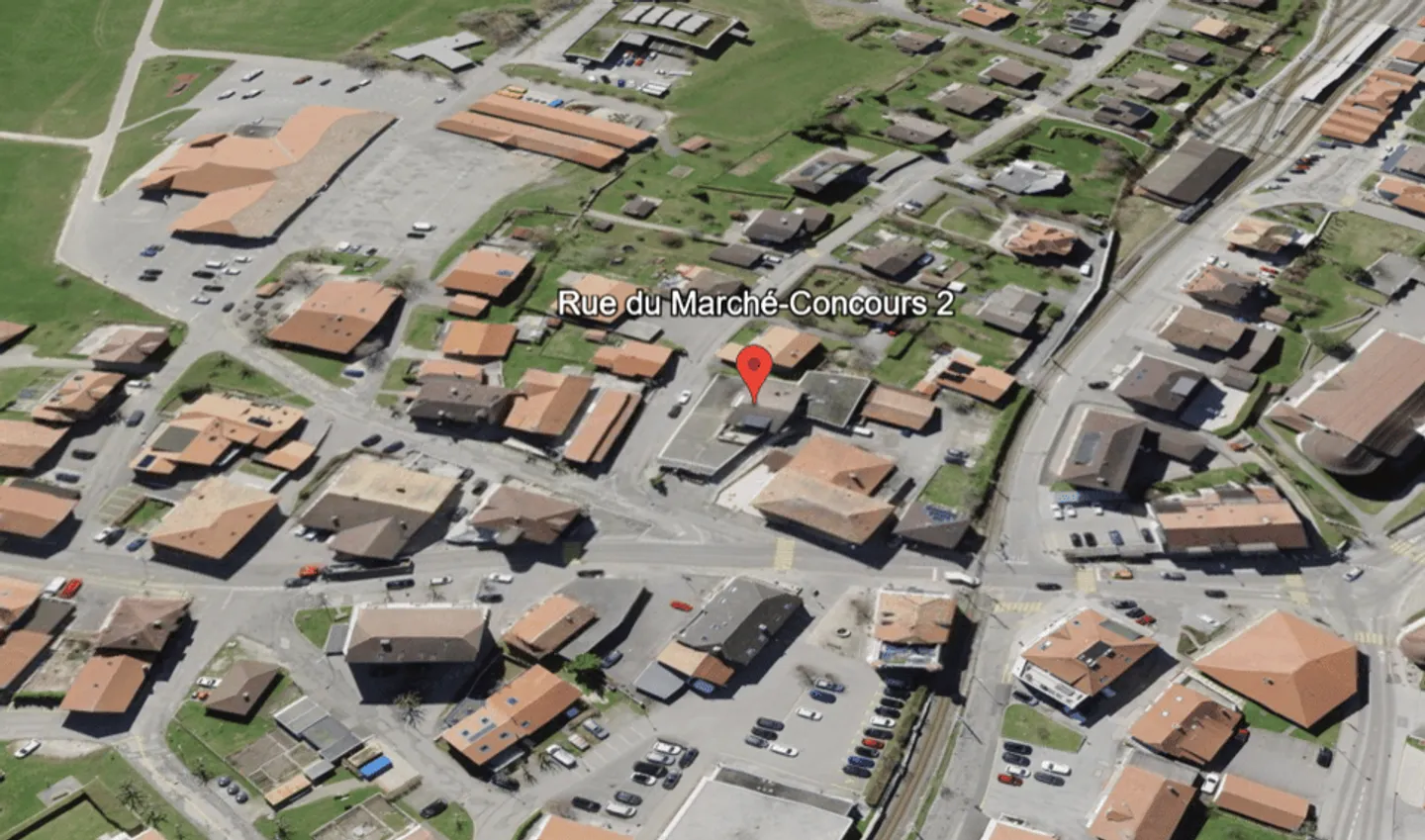 For sale building with large multipurpose area, 3 parking spaces, 2 apartments - Photo 4 of 13