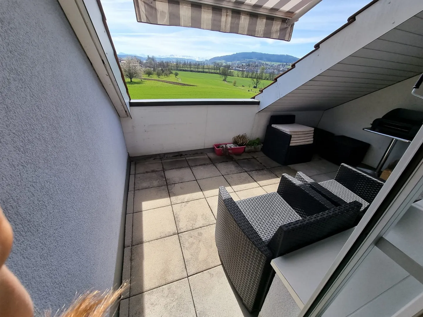 4 Room Attic Apartment in Quiet Location - Photo 3 of 10