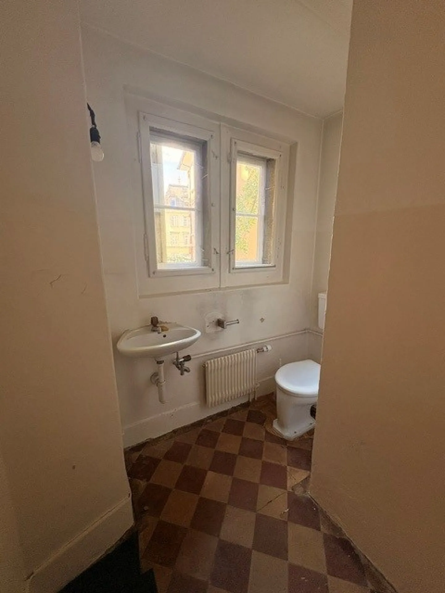 Temporary 5-Room Old Building Apartment Directly at Klusplatz! - Photo 3 of 9