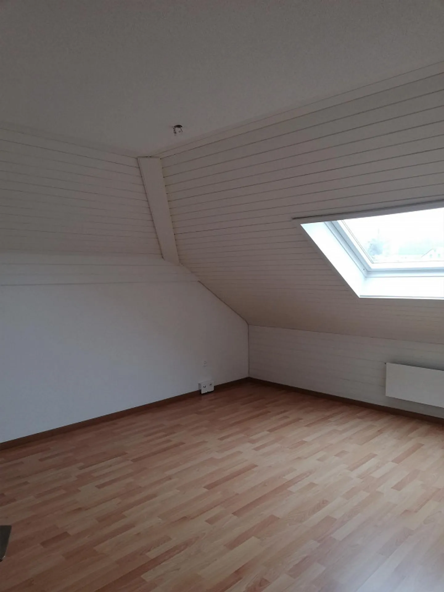 4 Room Attic Apartment in Quiet Location - Photo 8 of 10