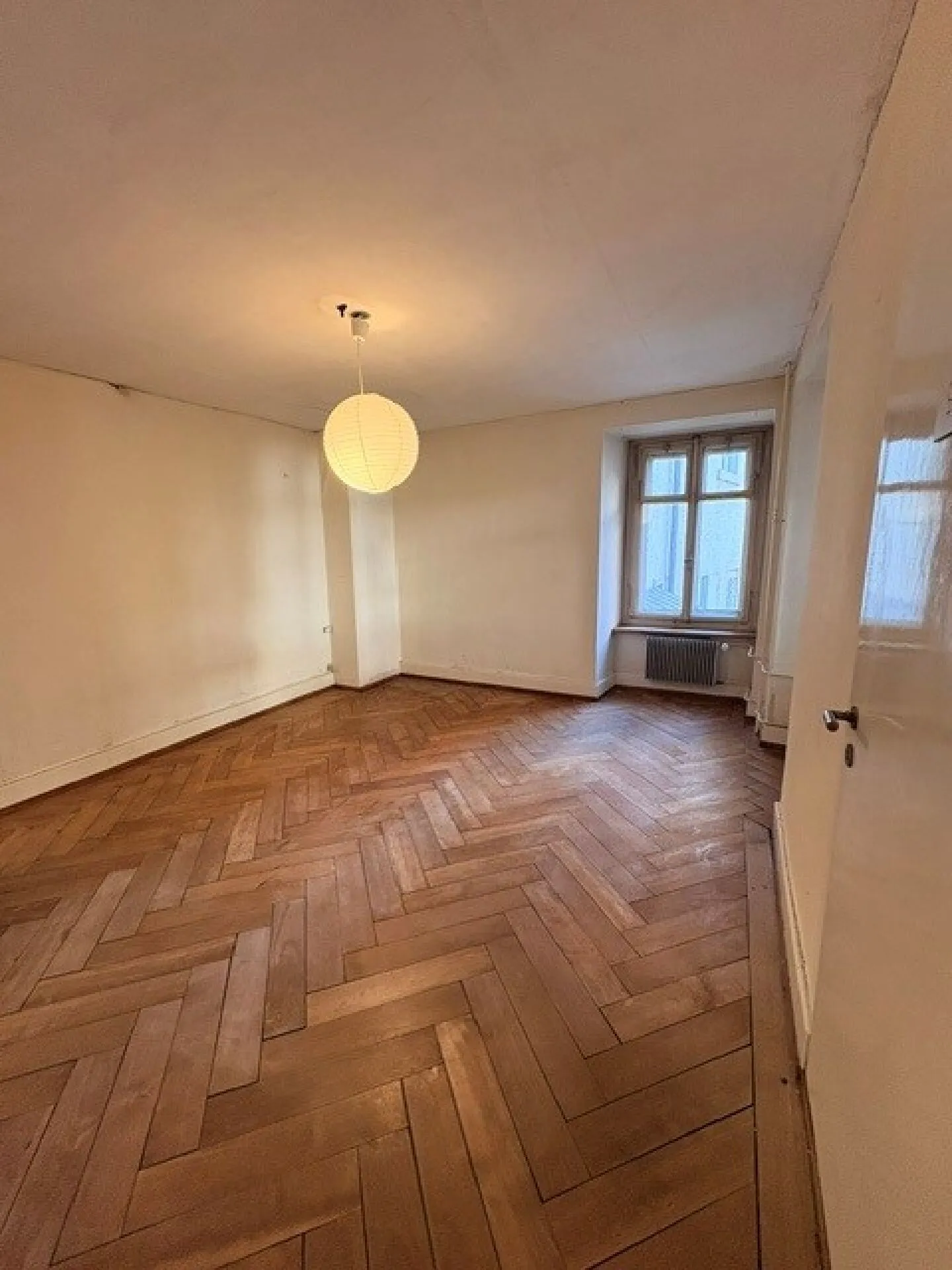 Temporary 5-Room Old Building Apartment Directly at Klusplatz! - Photo 4 of 9