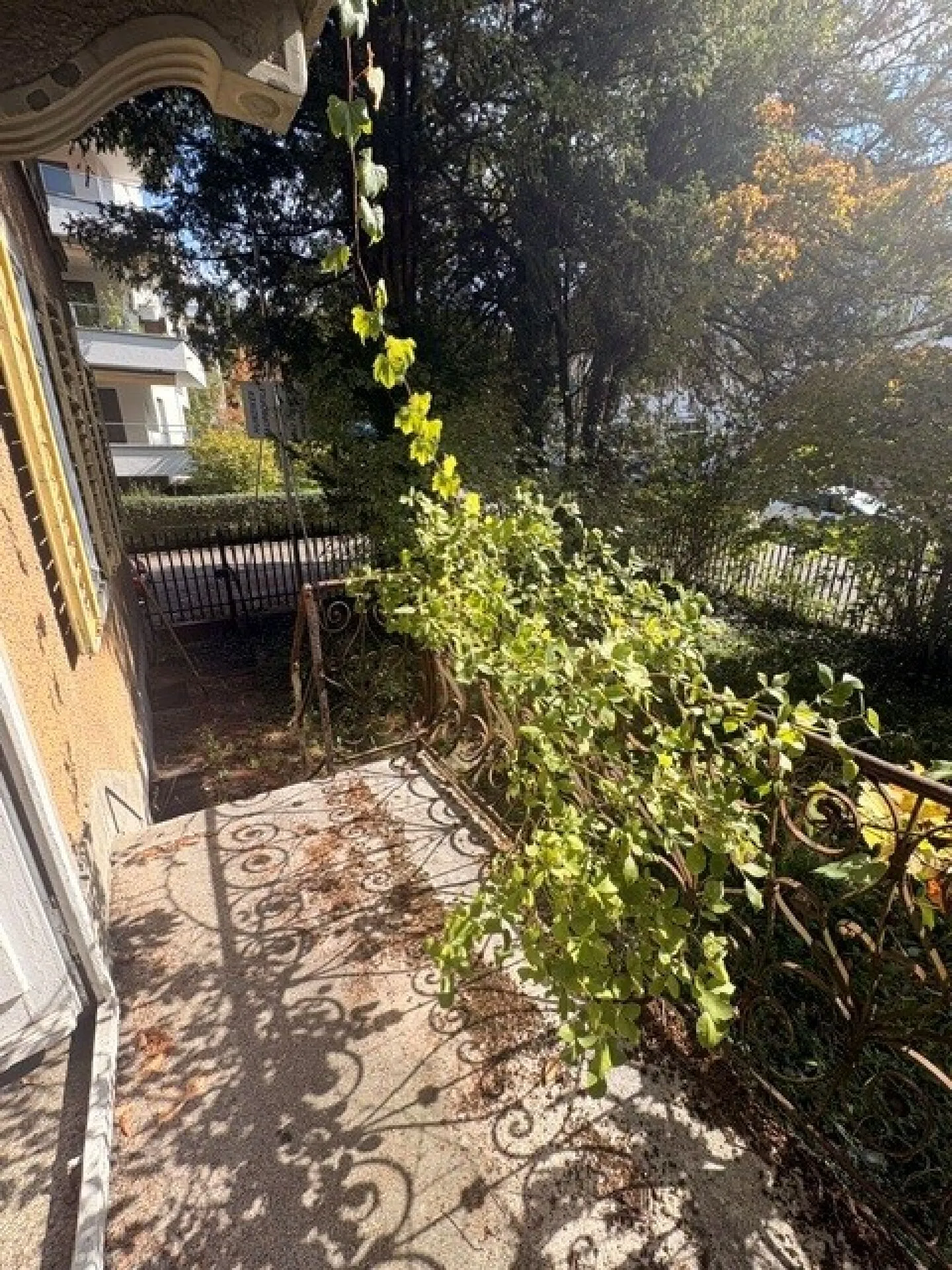 Temporary 5-Room Old Building Apartment Directly at Klusplatz! - Photo 9 of 9