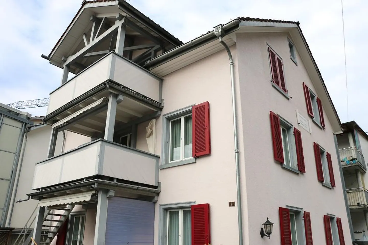 Maison bifamiliale à vendre dans un emplacement calme et central - Photo 1 sur 19