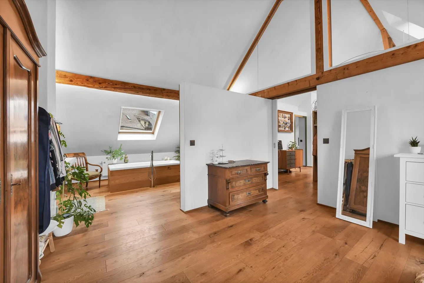 Appartamento attico di 2,5 stanze con vista mozzafiato nel centro di Zurigo - Foto 6 di 10