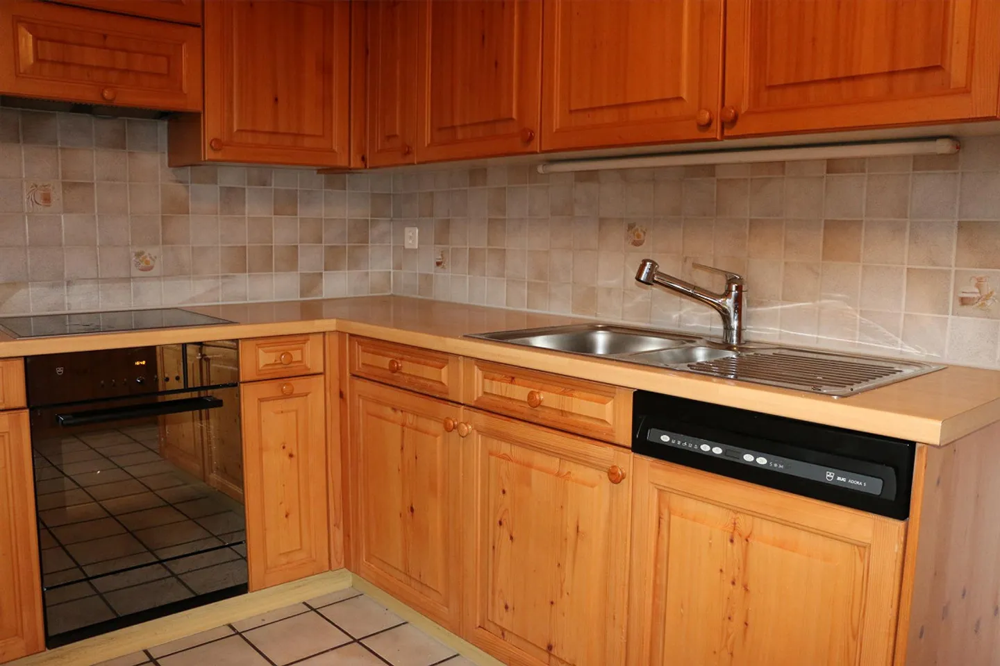 Maison bifamiliale à vendre dans un emplacement calme et central - Photo 3 sur 19