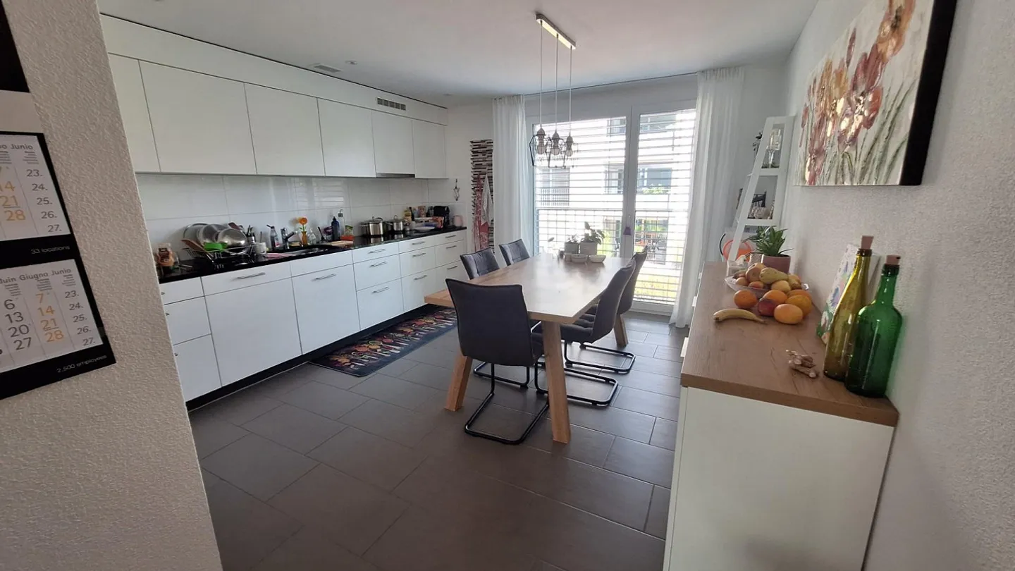 Vivre généreusement avec de l'espace pour toute la famille - Photo 3 sur 10