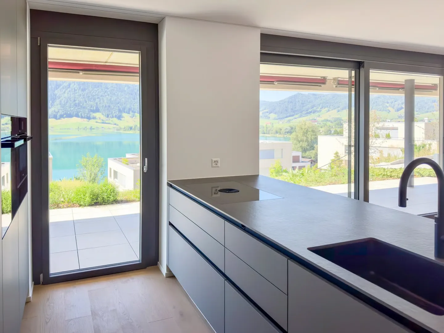 Exclusive First Occupancy Apartment with Lake View in Oberägeri - Photo 4 of 19