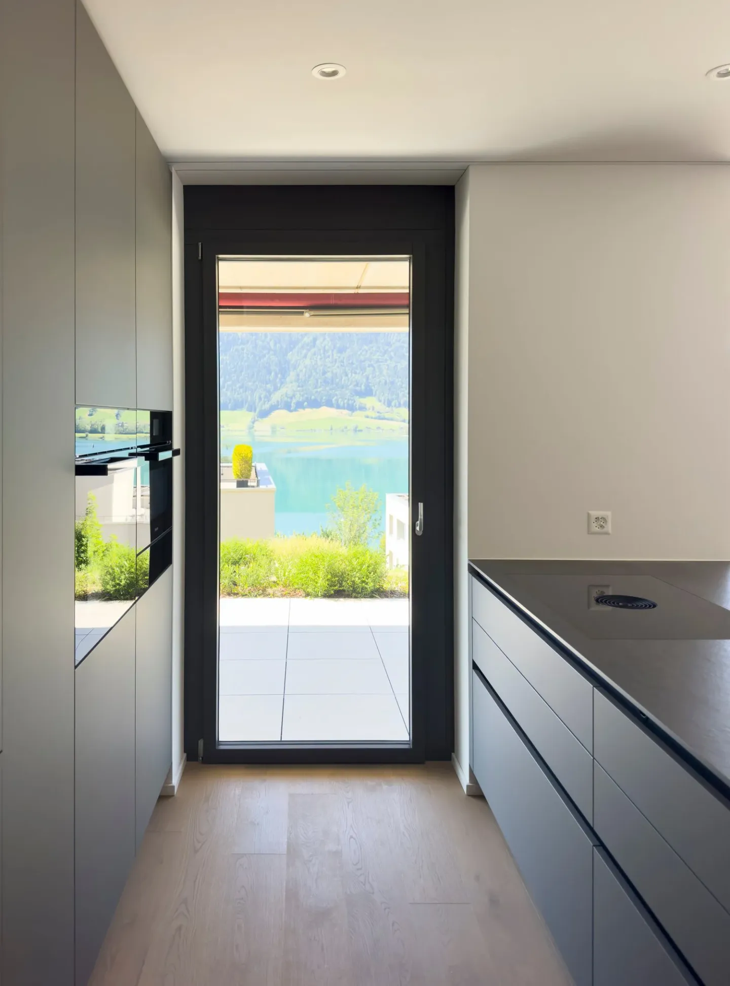 Exclusive First Occupancy Apartment with Lake View in Oberägeri - Photo 5 of 19