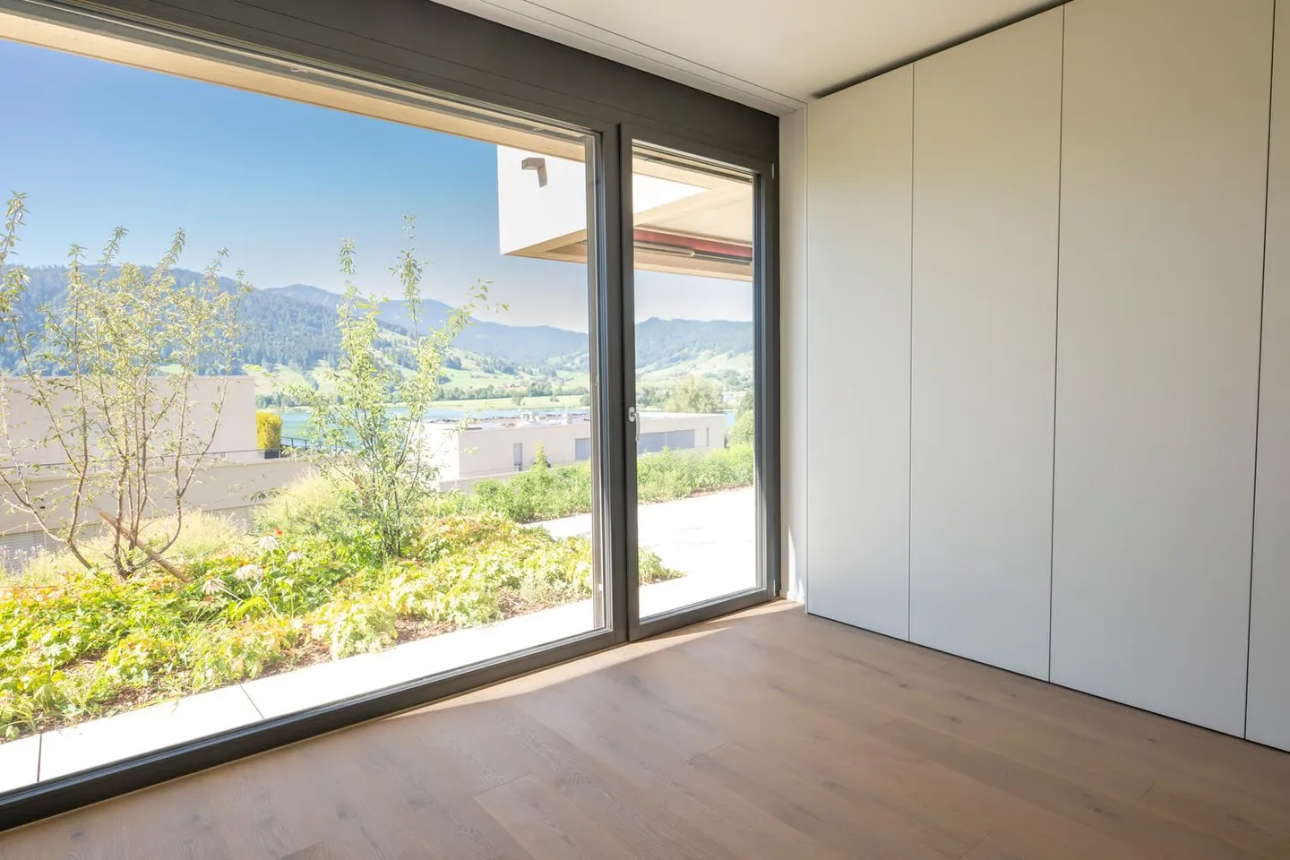 Exclusive First Occupancy Apartment with Lake View in Oberägeri - Photo 7 of 19