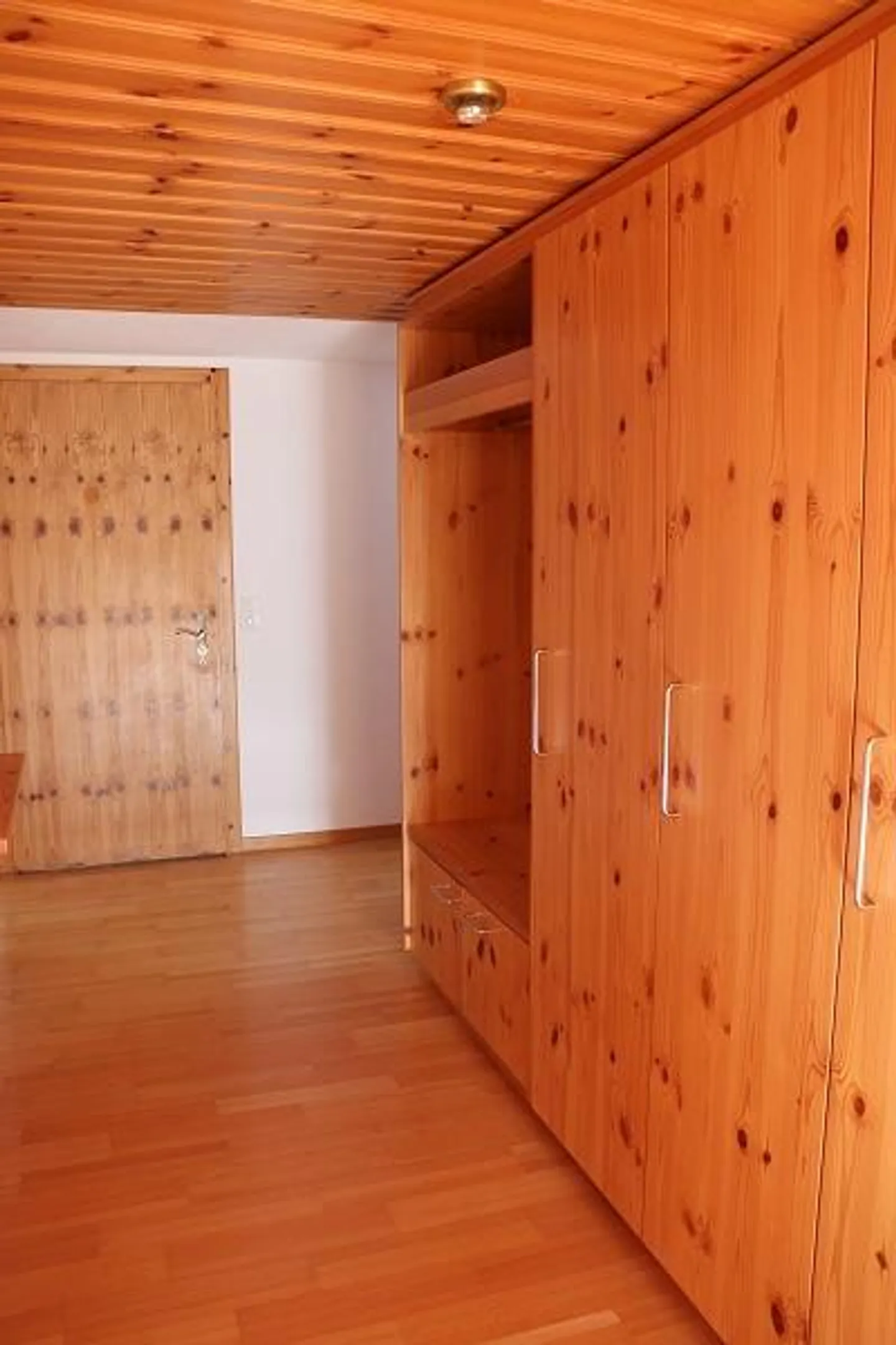 Maison bifamiliale à vendre dans un emplacement calme et central - Photo 8 sur 19