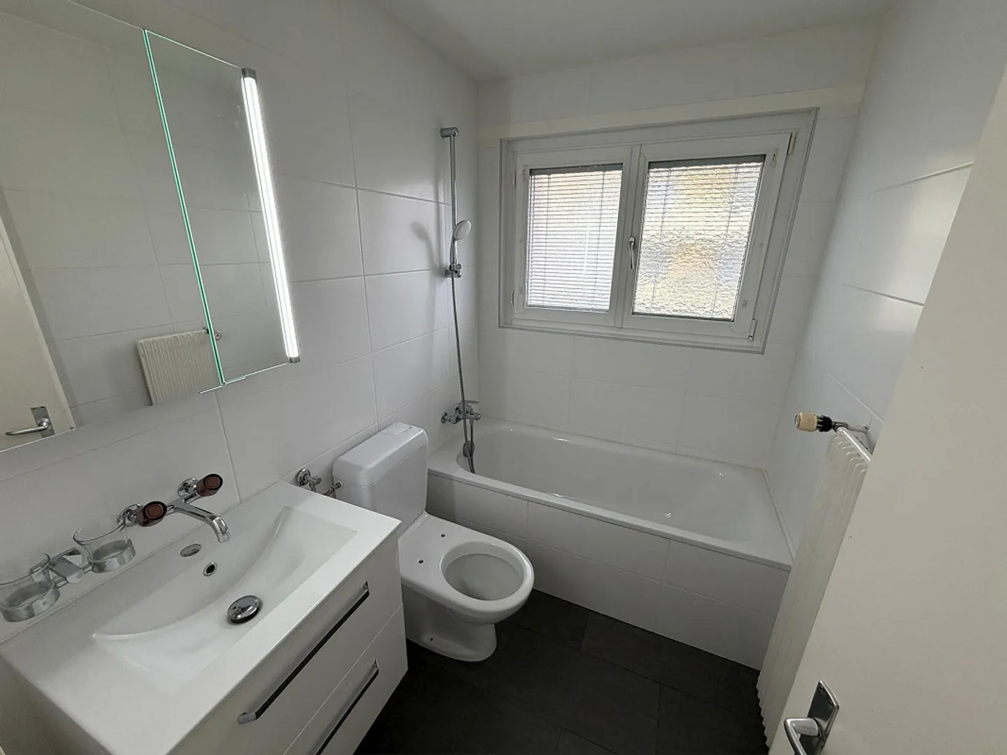 Helle 4-Zimmerwohnung an ruhiger Lage in Deitingen - Foto 2 von 7