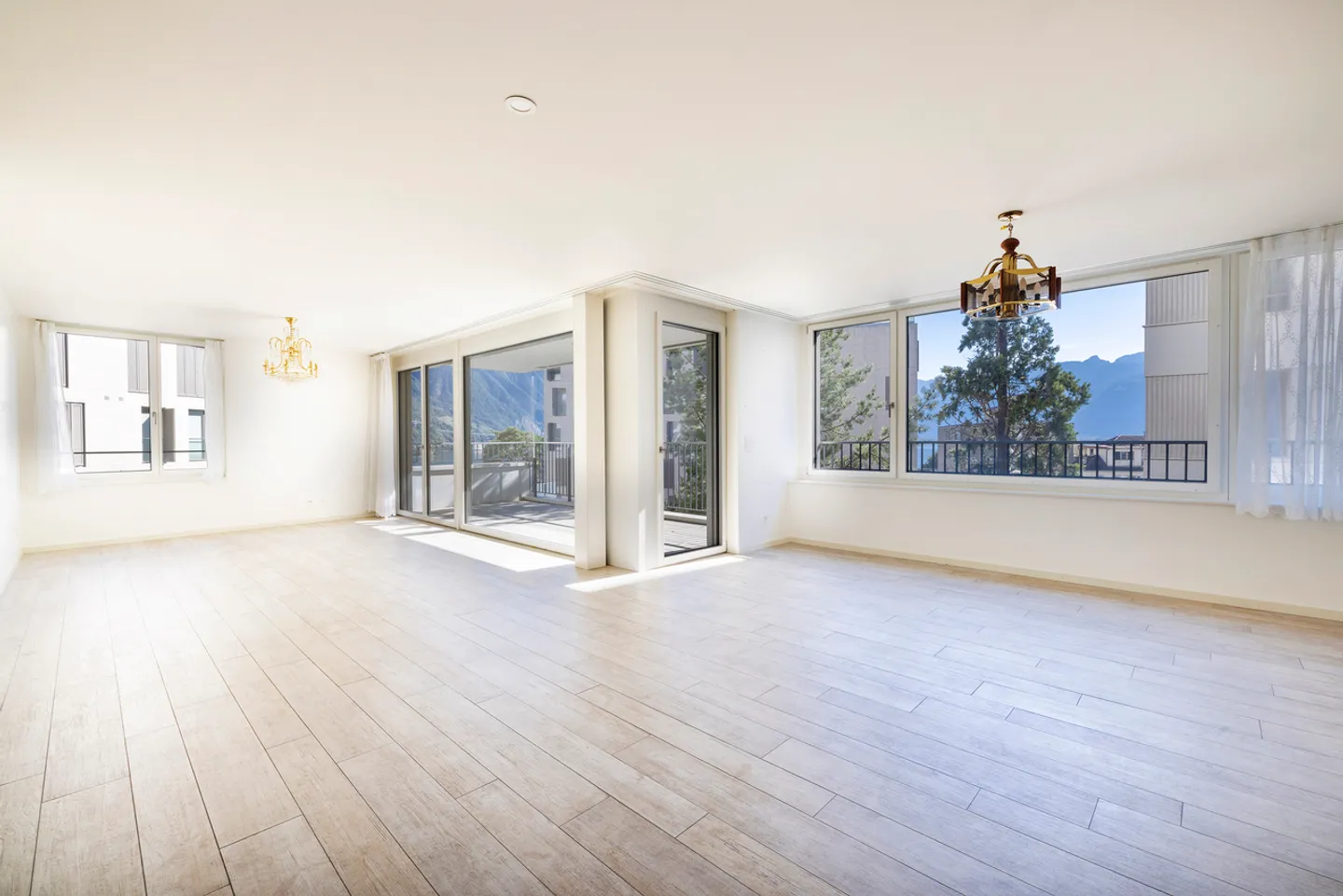 Posizione ideale! Appartamento di 4,5 locali con vista lago - Foto 2 di 19