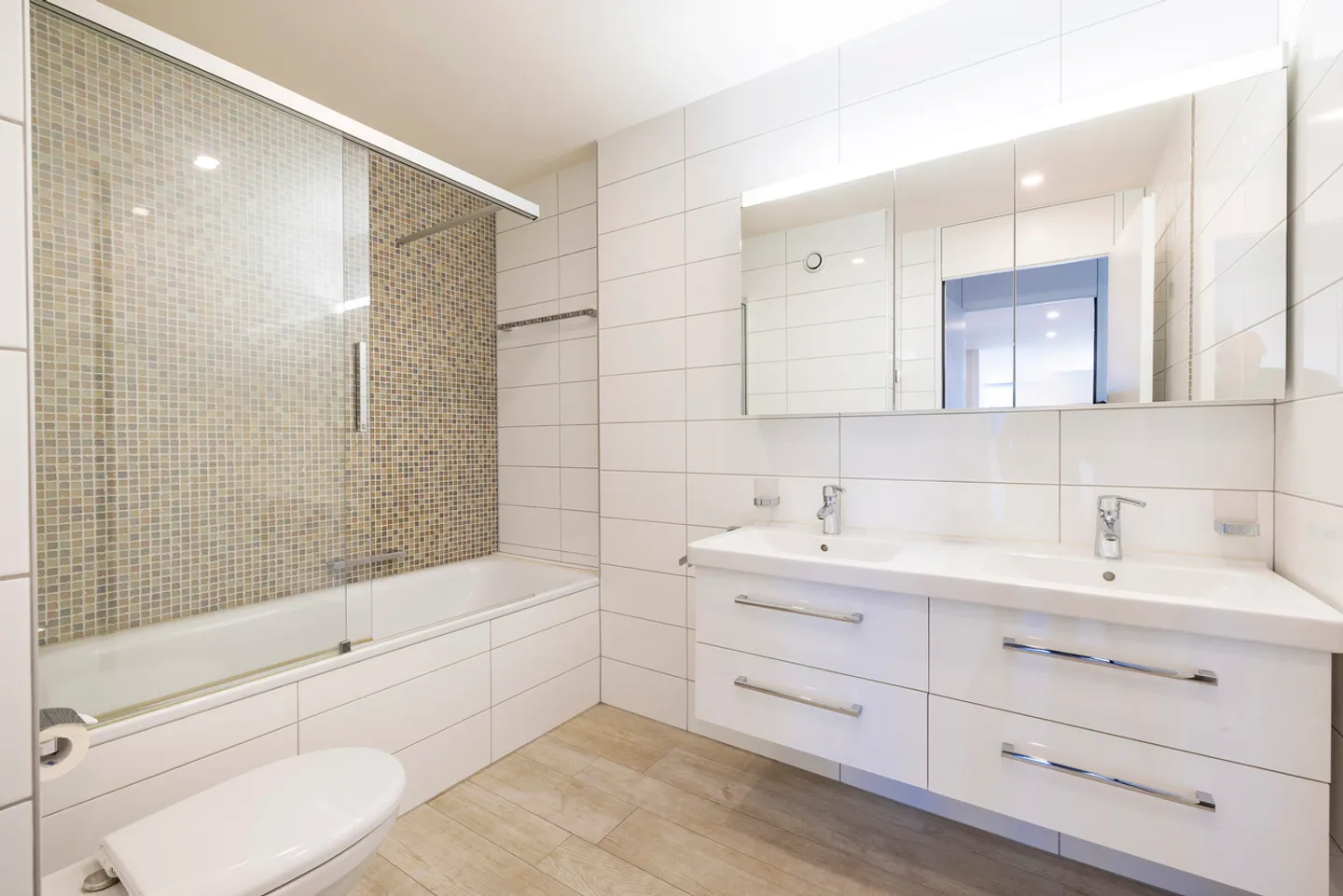 Posizione ideale! Appartamento di 4,5 locali con vista lago - Foto 10 di 19