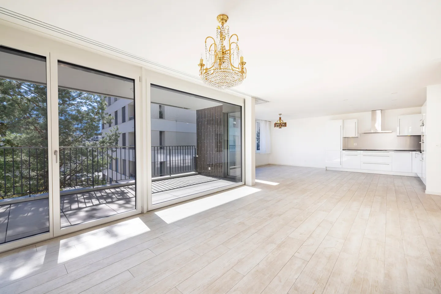 Posizione ideale! Appartamento di 4,5 locali con vista lago - Foto 3 di 19