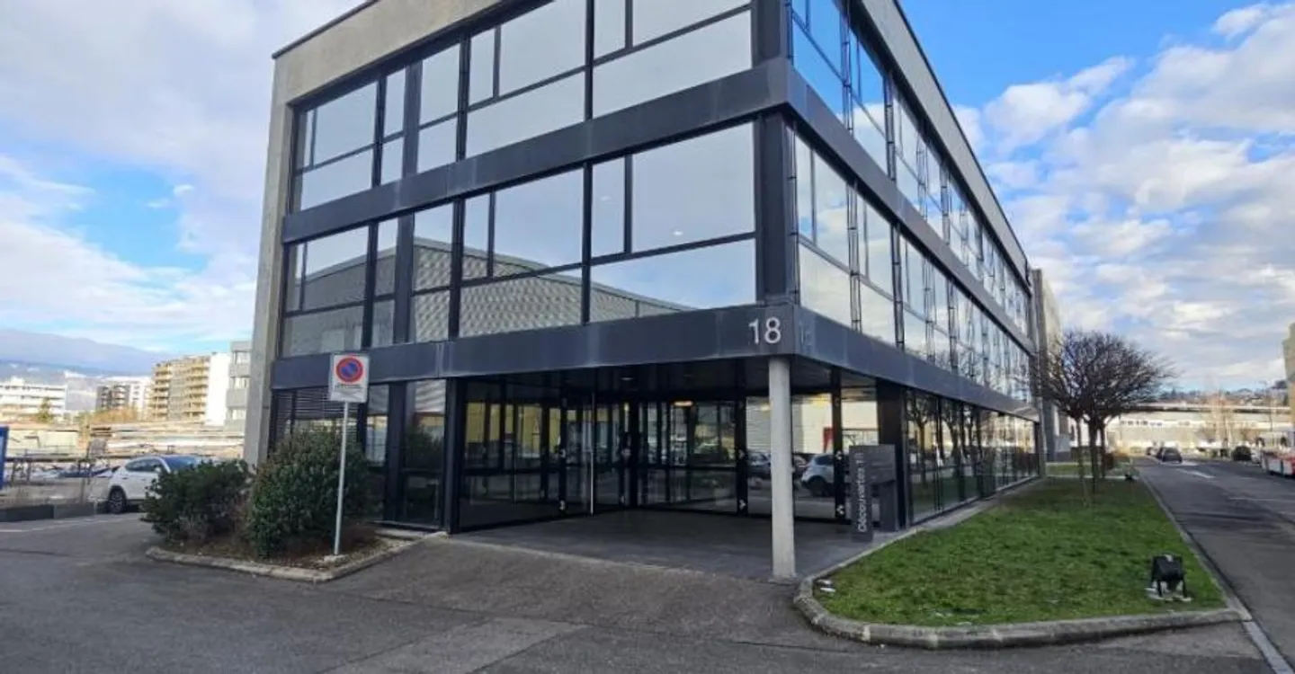 In the heart of the largest technology park in Switzerland (Y-Parc) - Photo 1 of 5