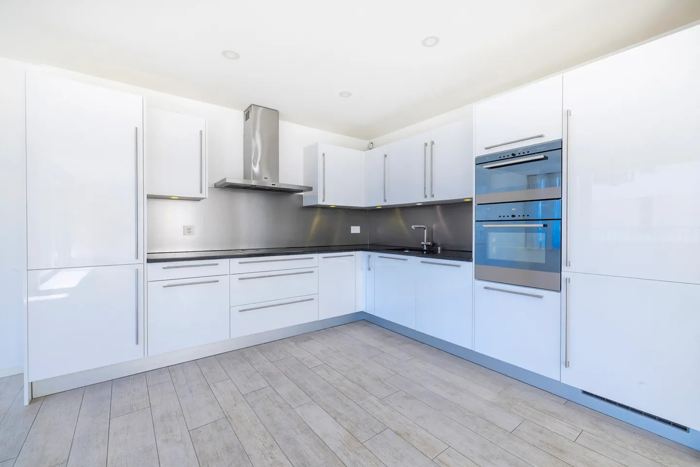 Posizione ideale! Appartamento di 4,5 locali con vista lago - Foto 12 di 19
